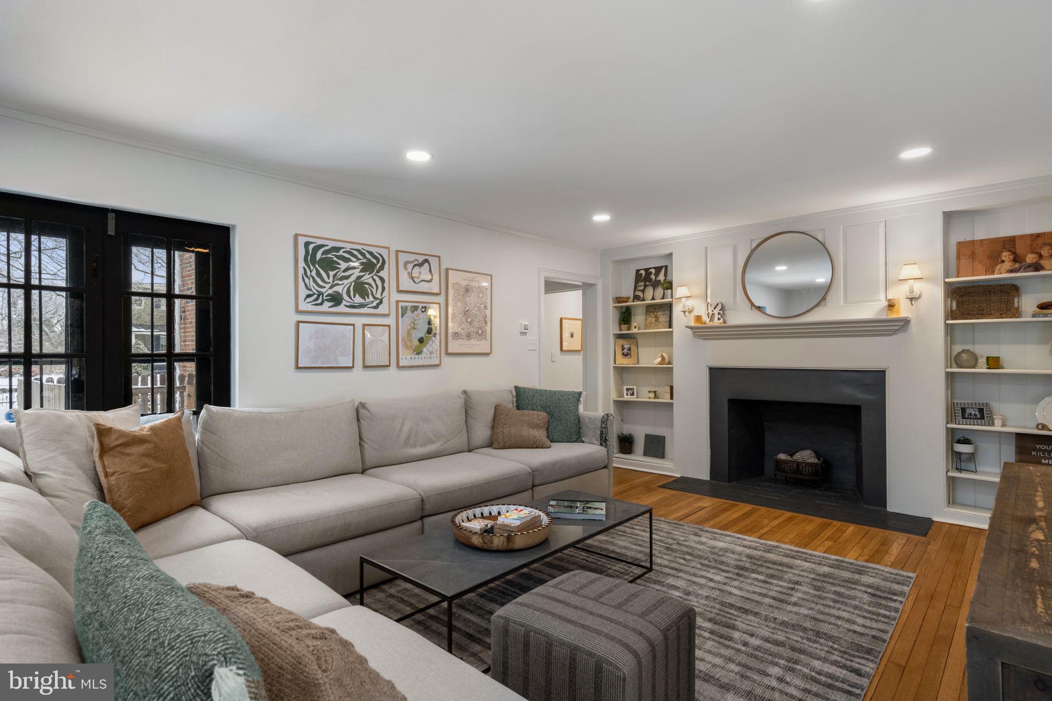 CHESTNUT HILL - Residential