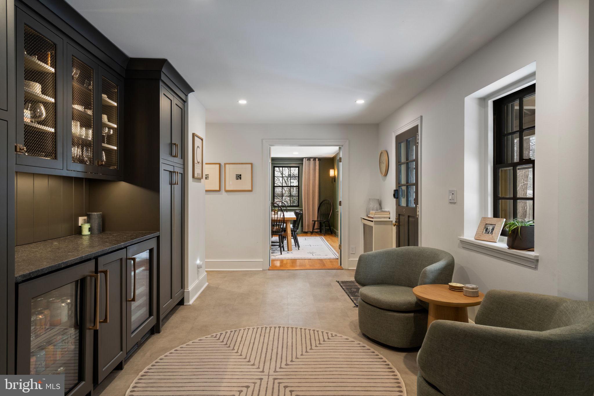 CHESTNUT HILL - Residential