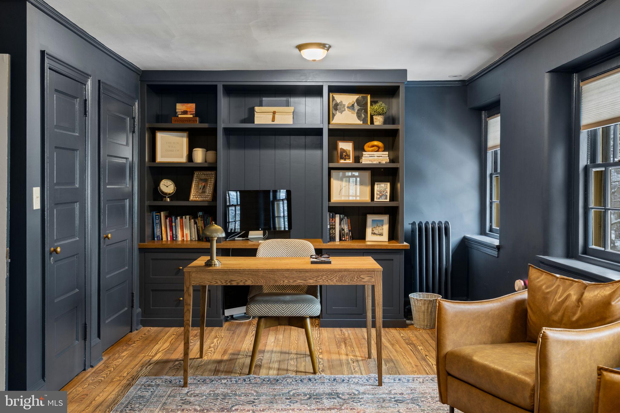 CHESTNUT HILL - Residential