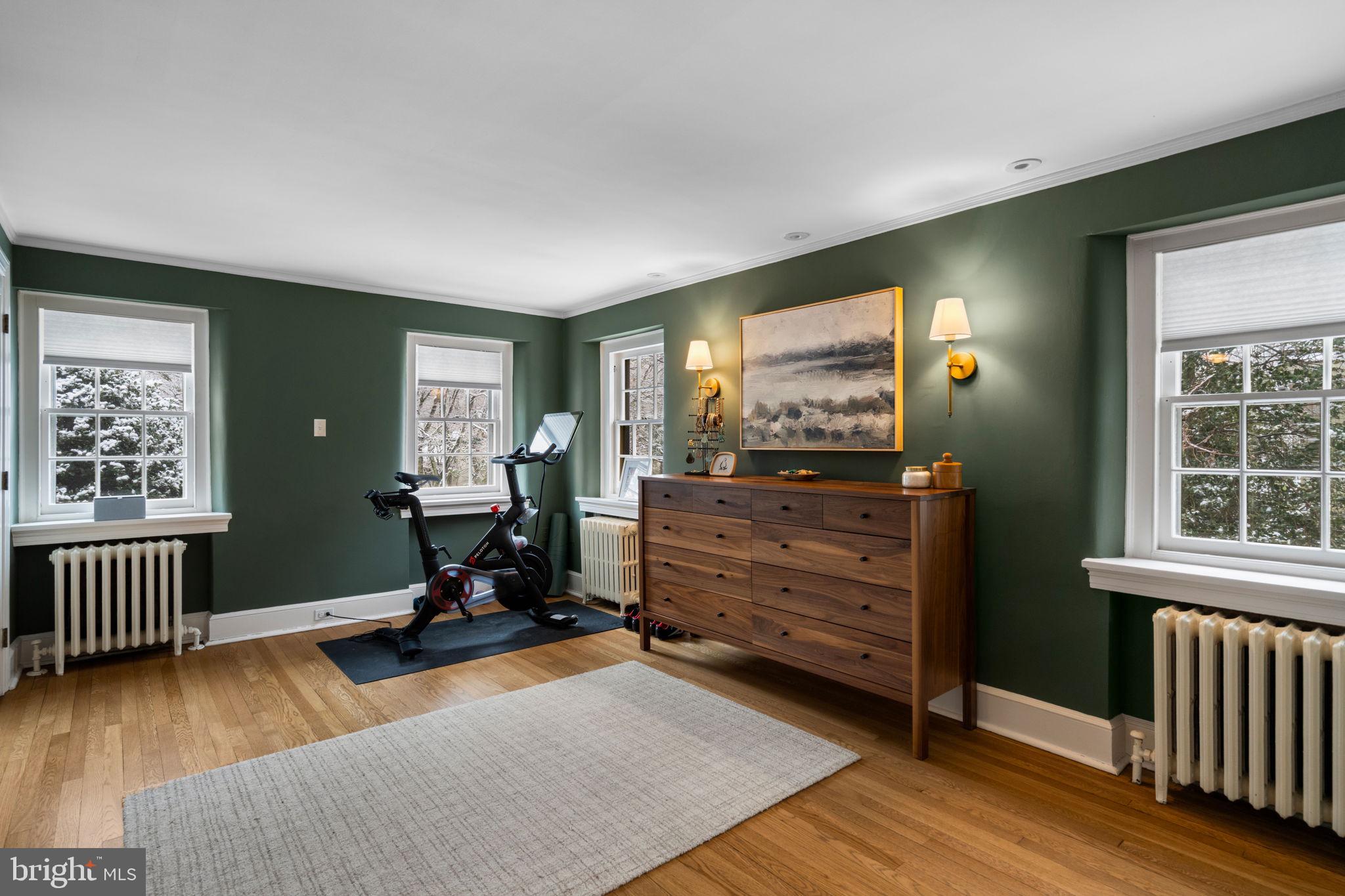 CHESTNUT HILL - Residential