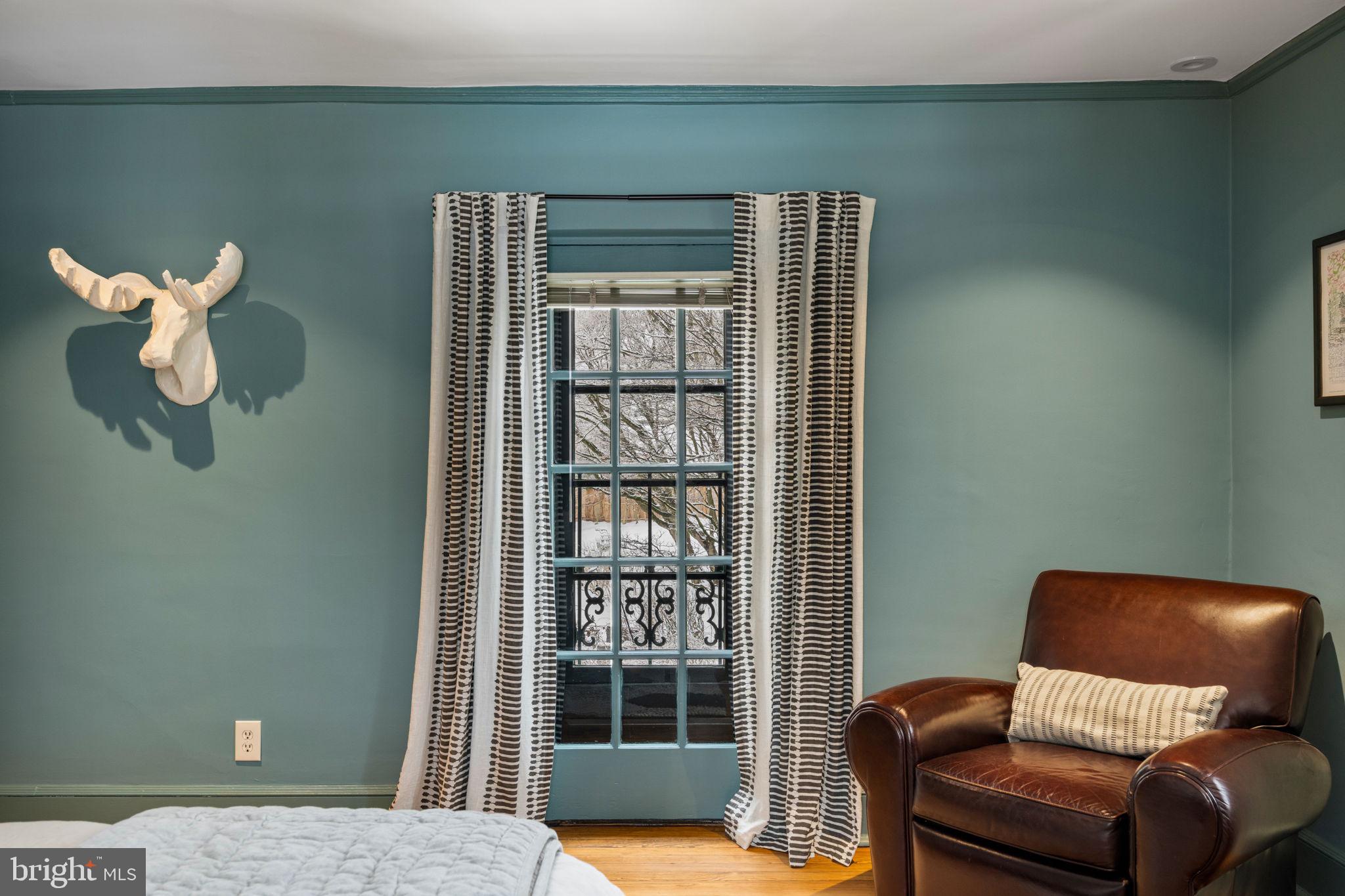 CHESTNUT HILL - Residential