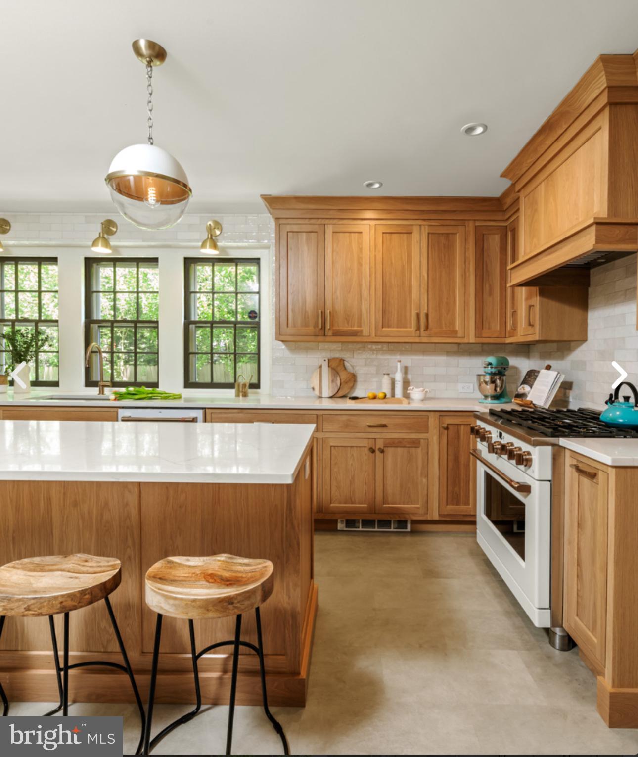 CHESTNUT HILL - Residential