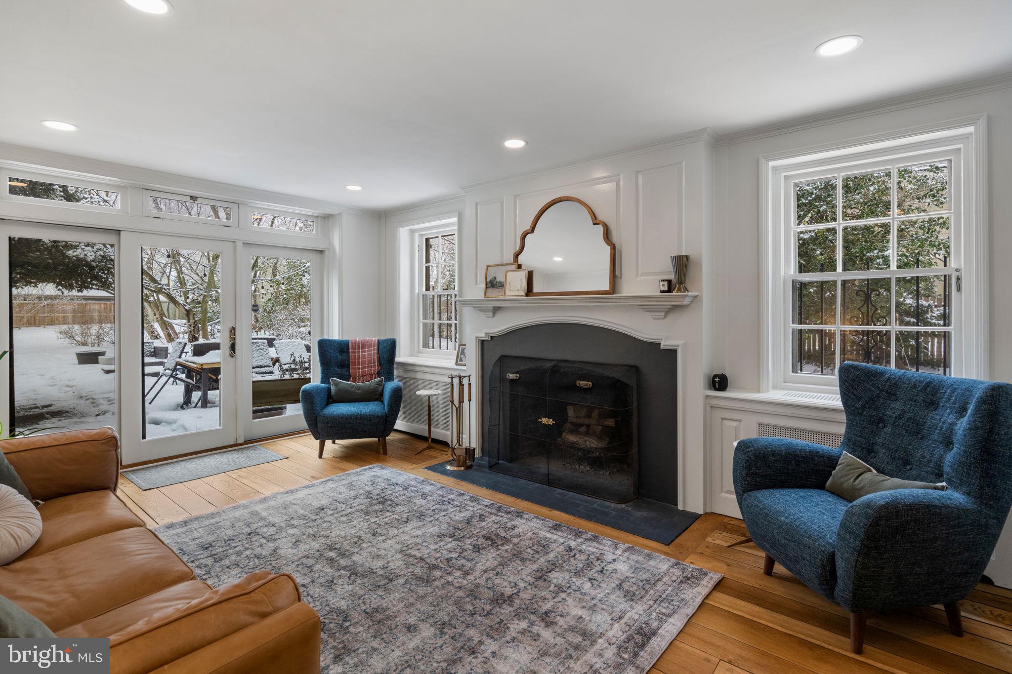 CHESTNUT HILL - Residential