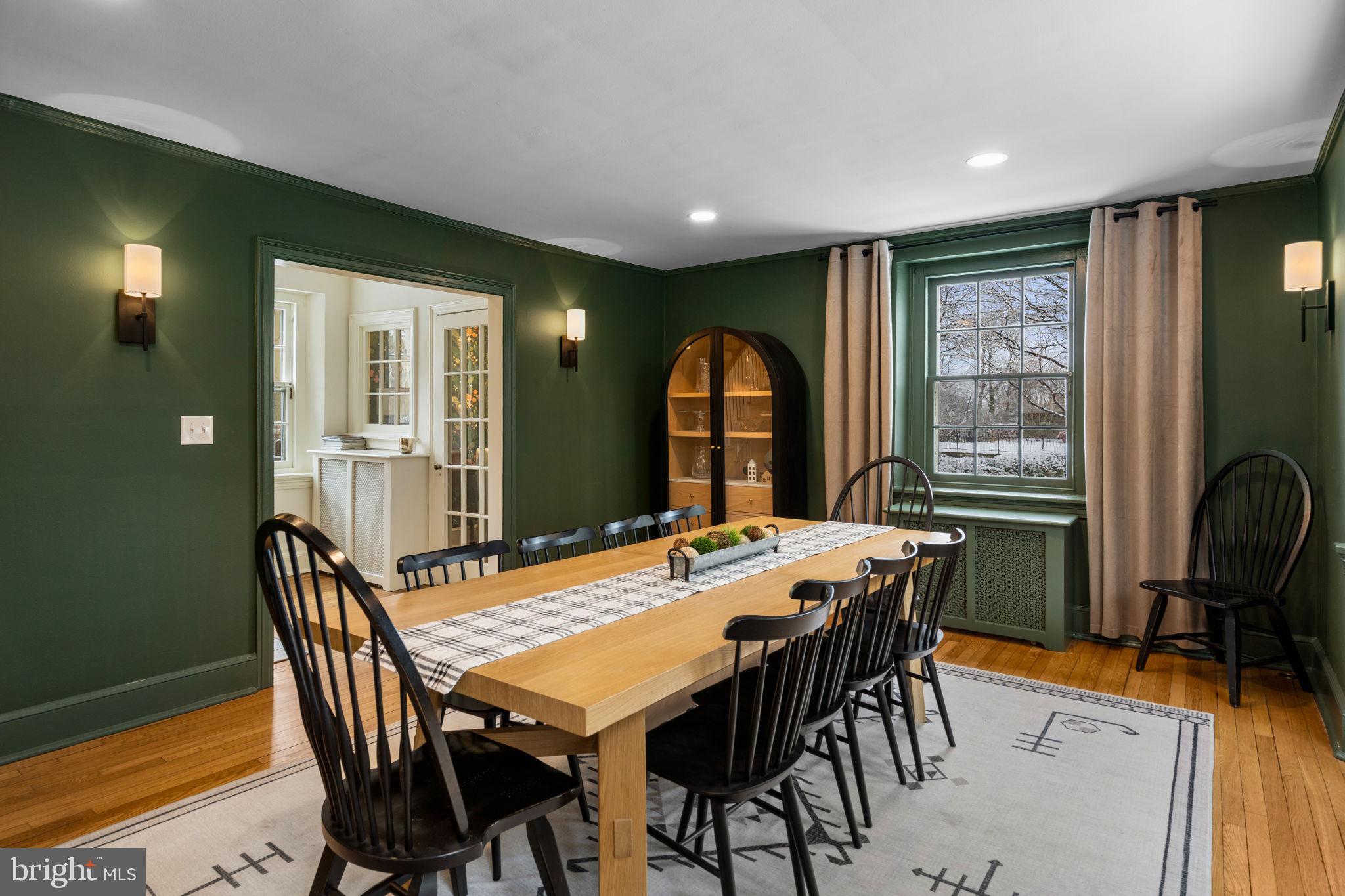 CHESTNUT HILL - Residential