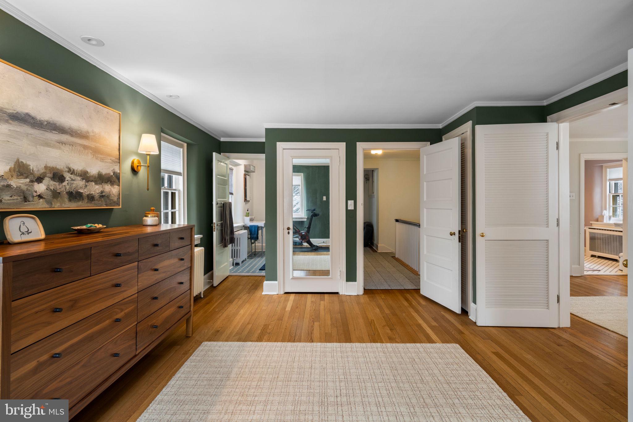 CHESTNUT HILL - Residential