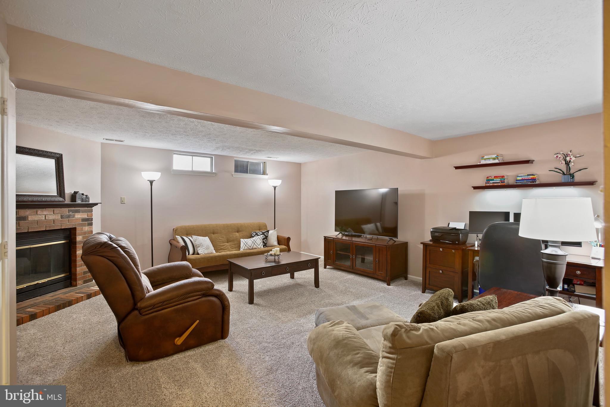 ROBIN MEADOWS - Residential