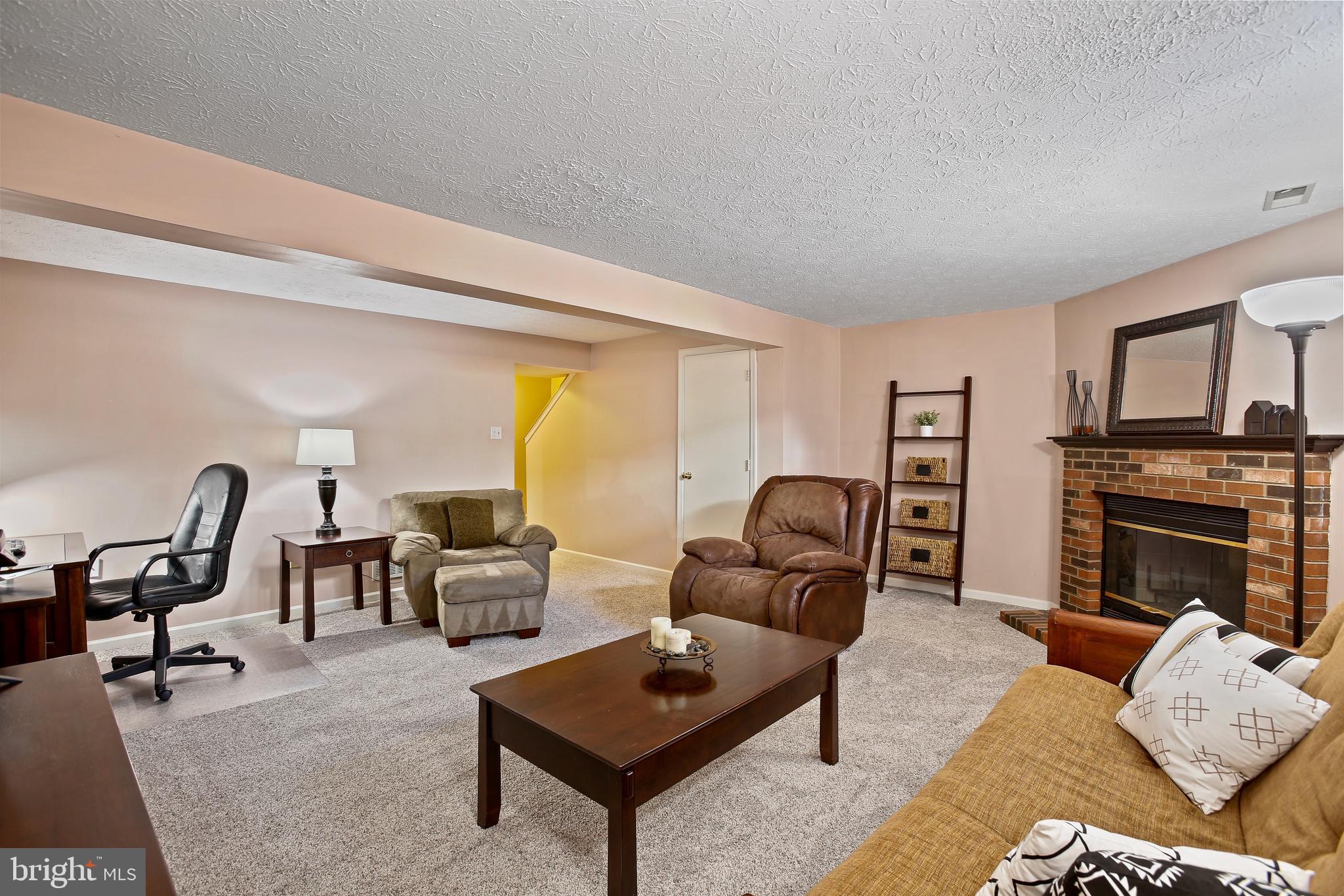 ROBIN MEADOWS - Residential