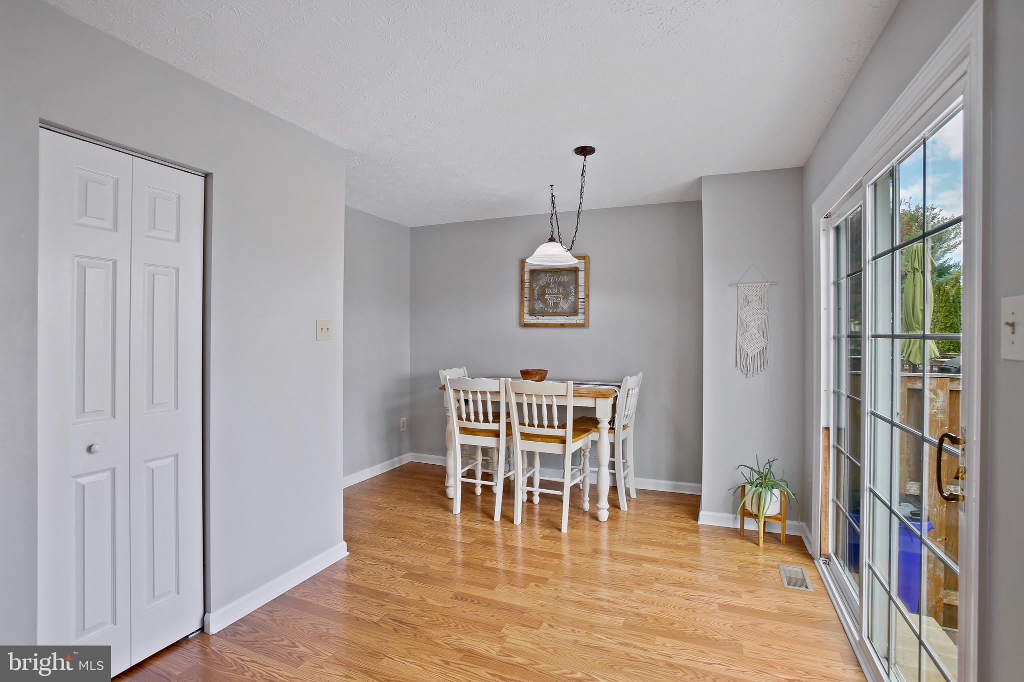 ROBIN MEADOWS - Residential