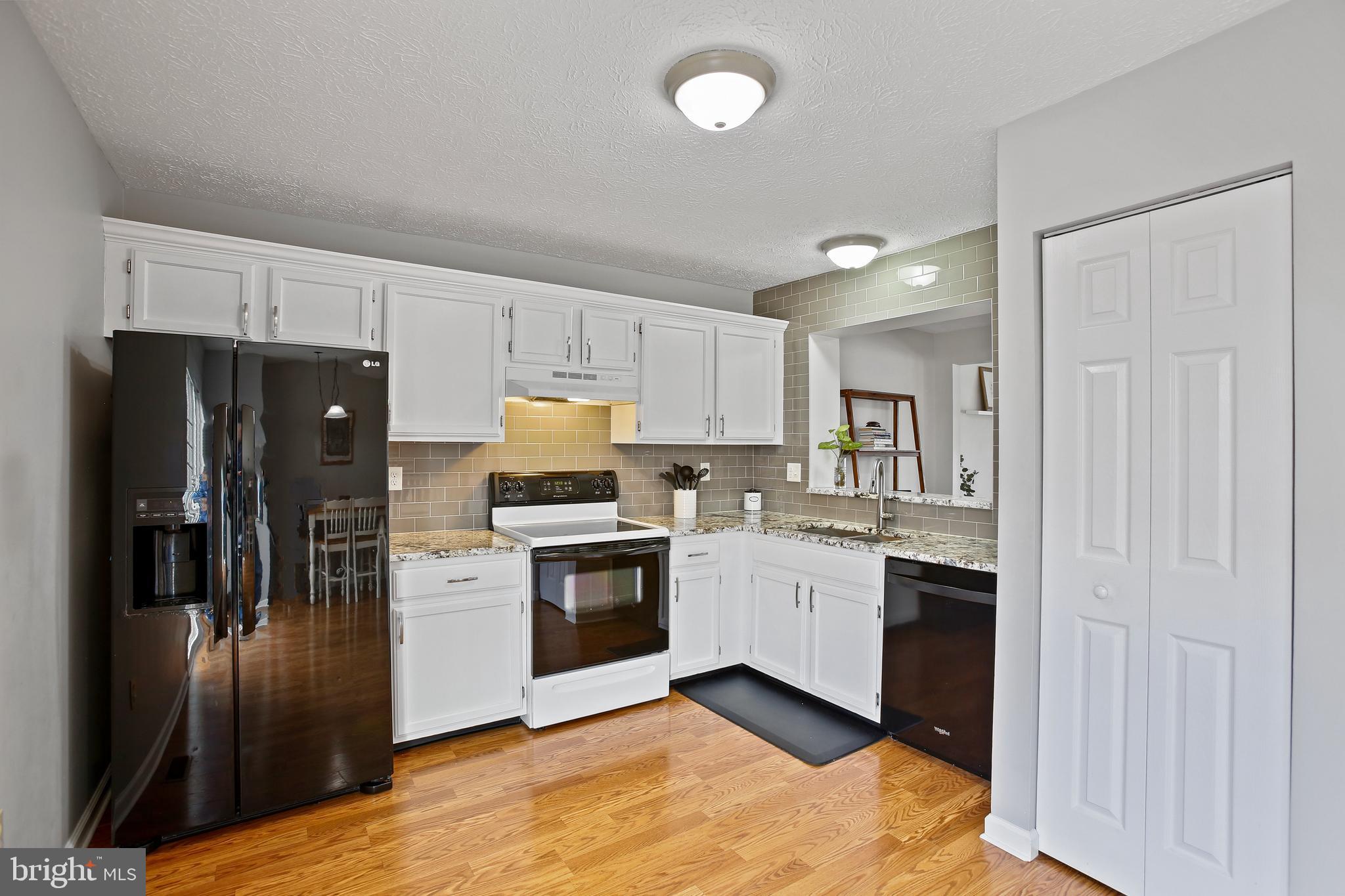 ROBIN MEADOWS - Residential