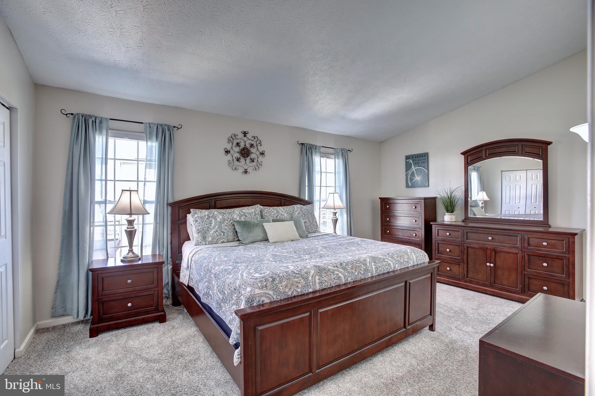 ROBIN MEADOWS - Residential