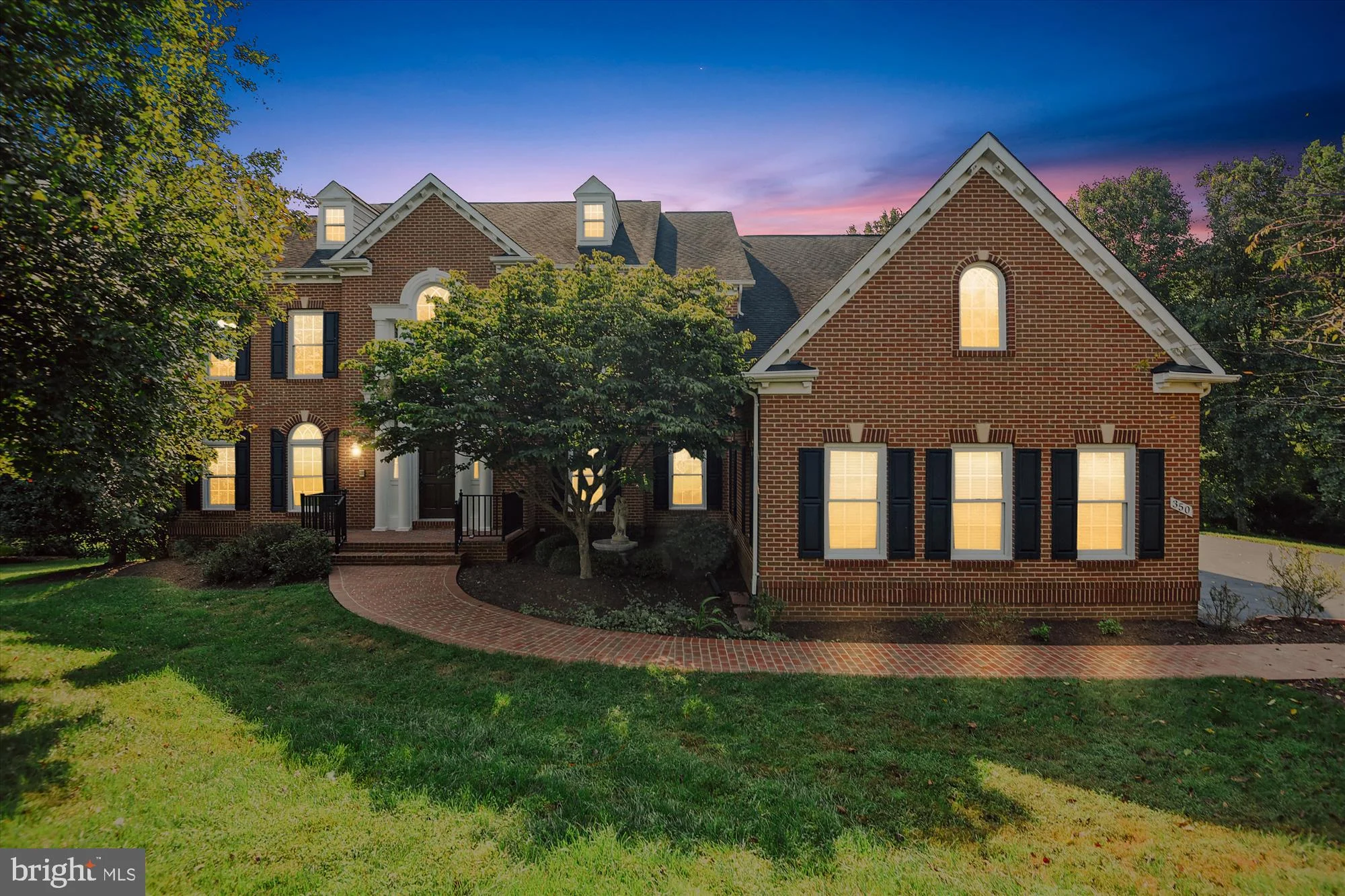 350 Sinegar Place, Great Falls, VA 22066