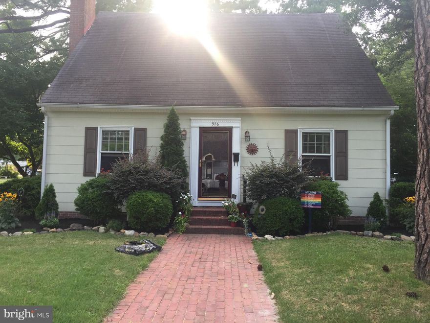 Adorable cape cod home located in town.  House has three bedrooms, two full bathrooms, a living room with a wood burning fireplace, dining room, office, and kitchen with stainless steel appliances.  There is a breezeway that connects the one car garage.  The house has a full basement that is partially finished with plank flooring.  The interior of the home has been recently painted with neutral colors.  Come see this home today!