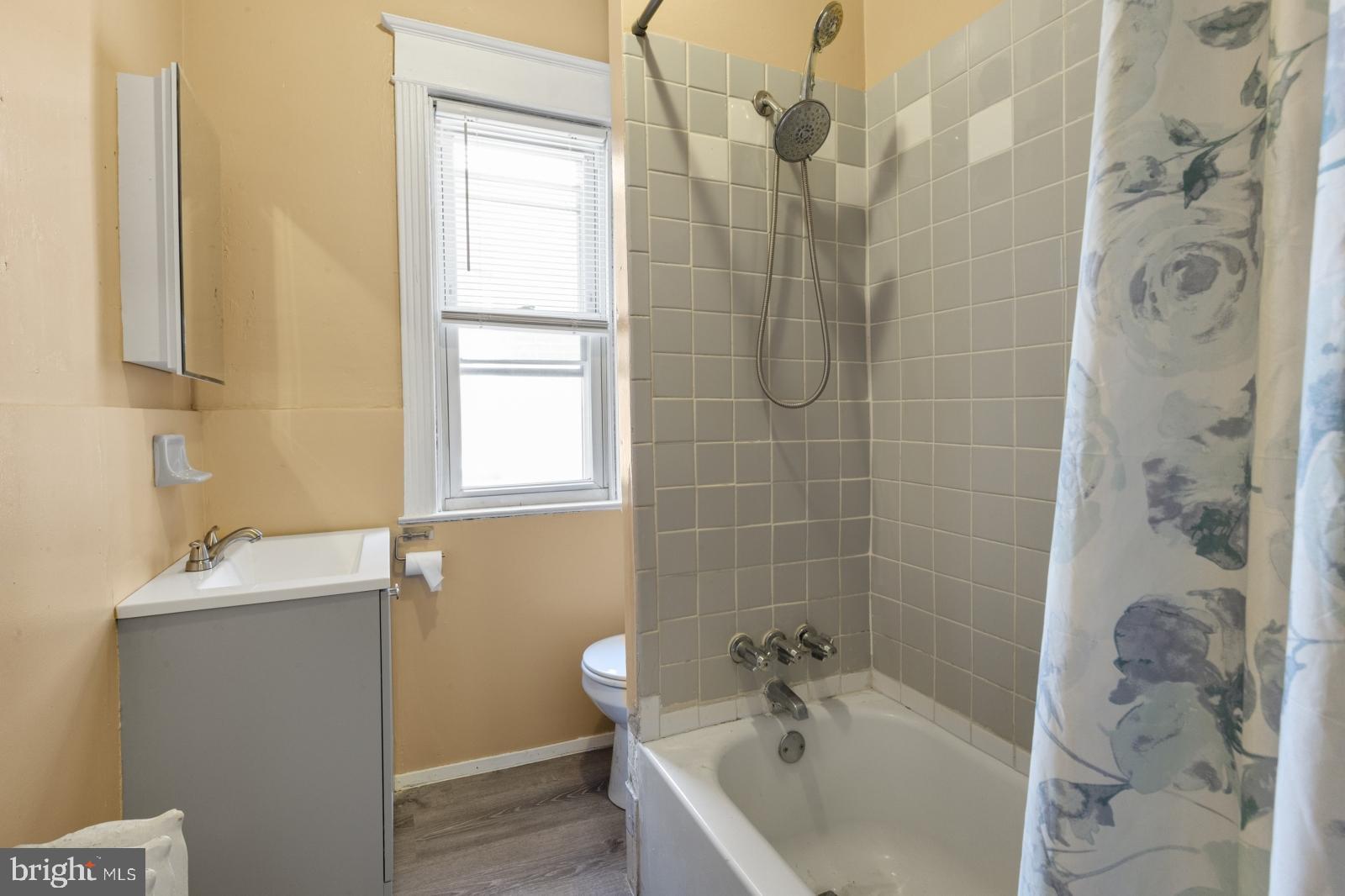 WALNUT HILL - Residential Lease