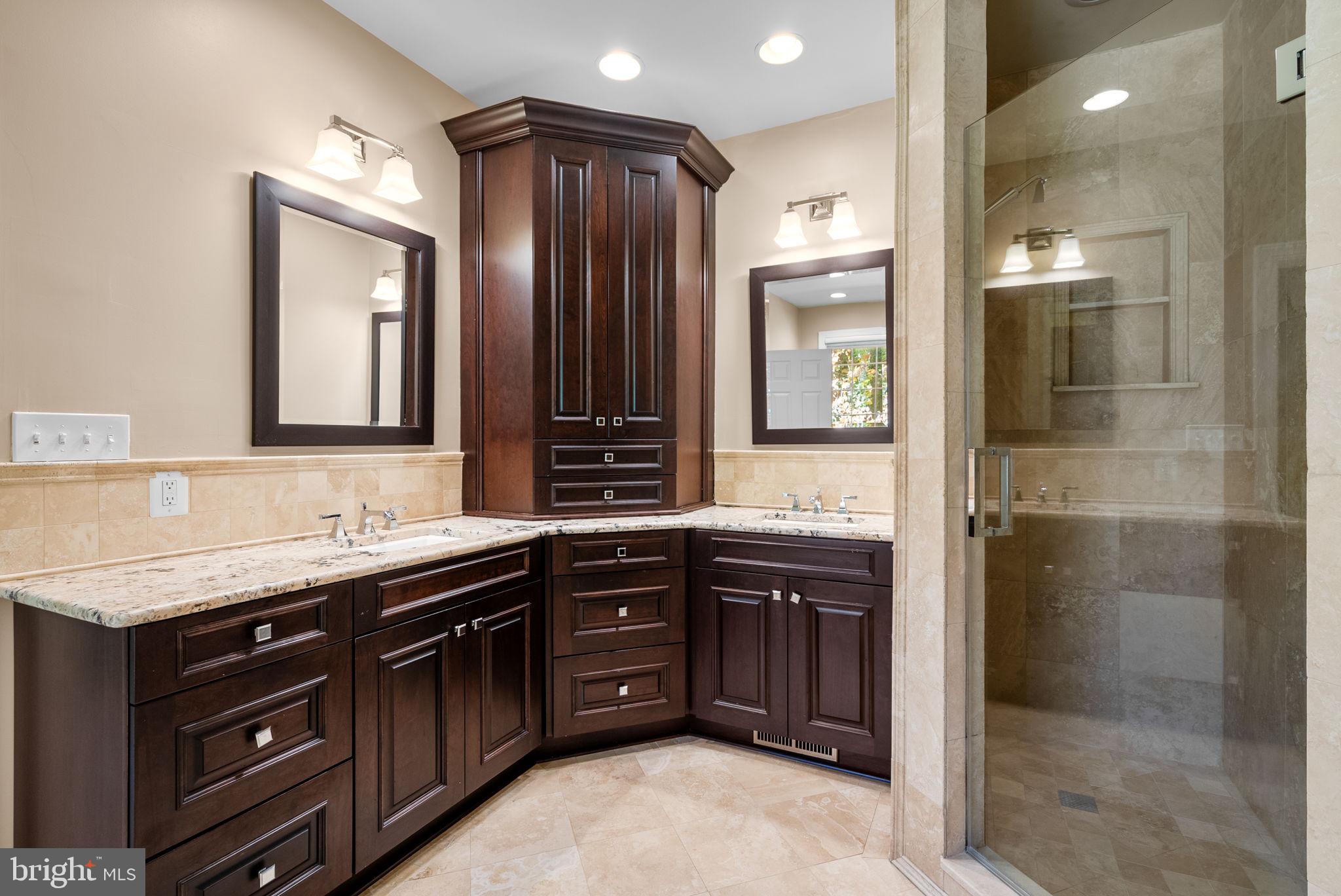 HARLEQUIN - Residential