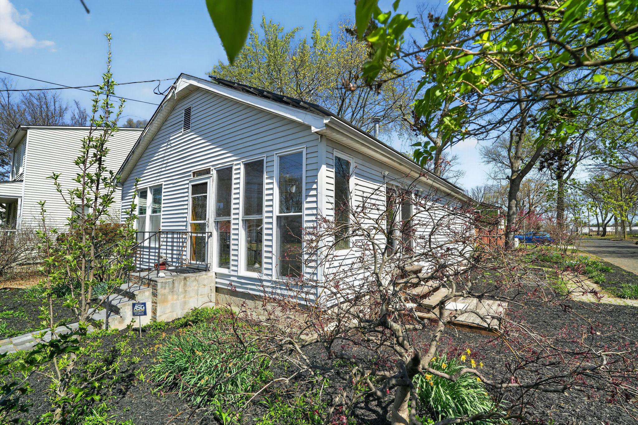 728 S WARRINGTON AVENUE