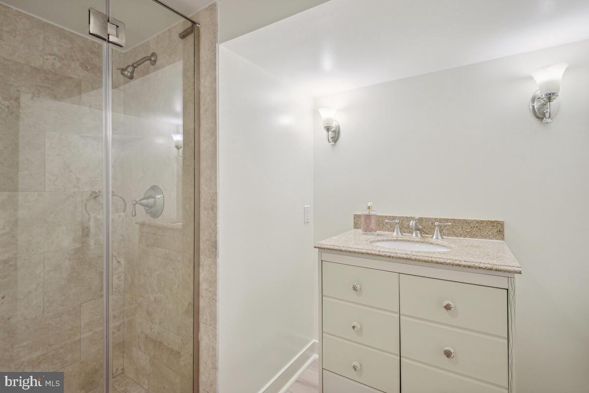 KENILWORTH - Residential