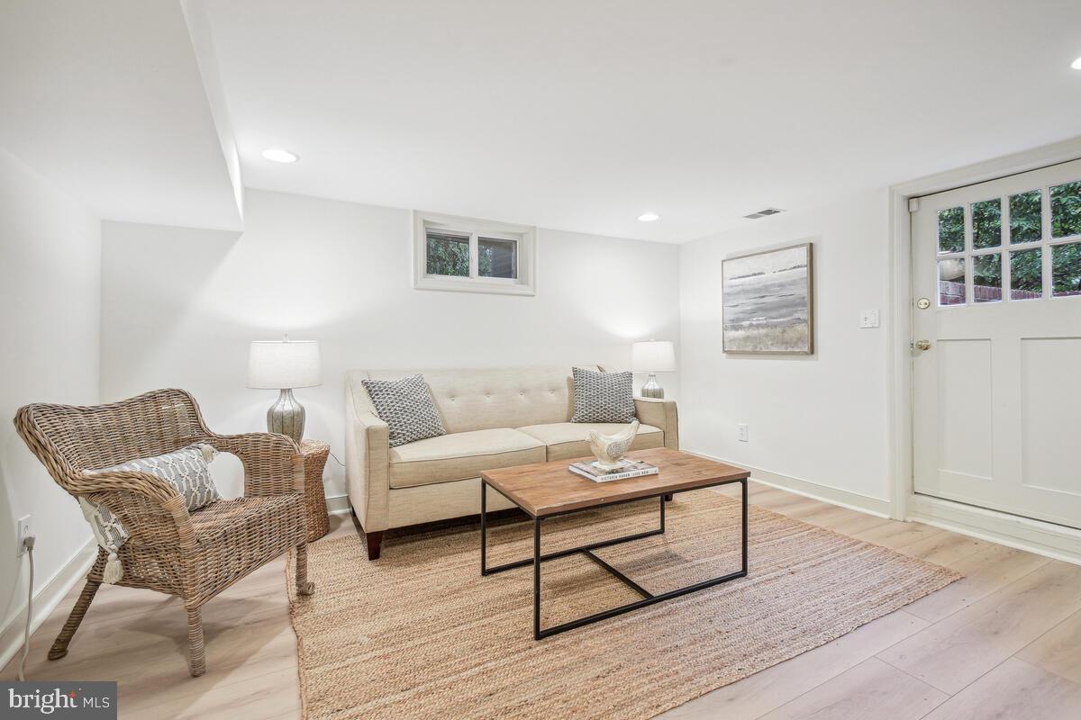 KENILWORTH - Residential