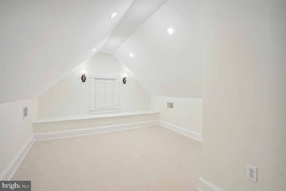 KENILWORTH - Residential