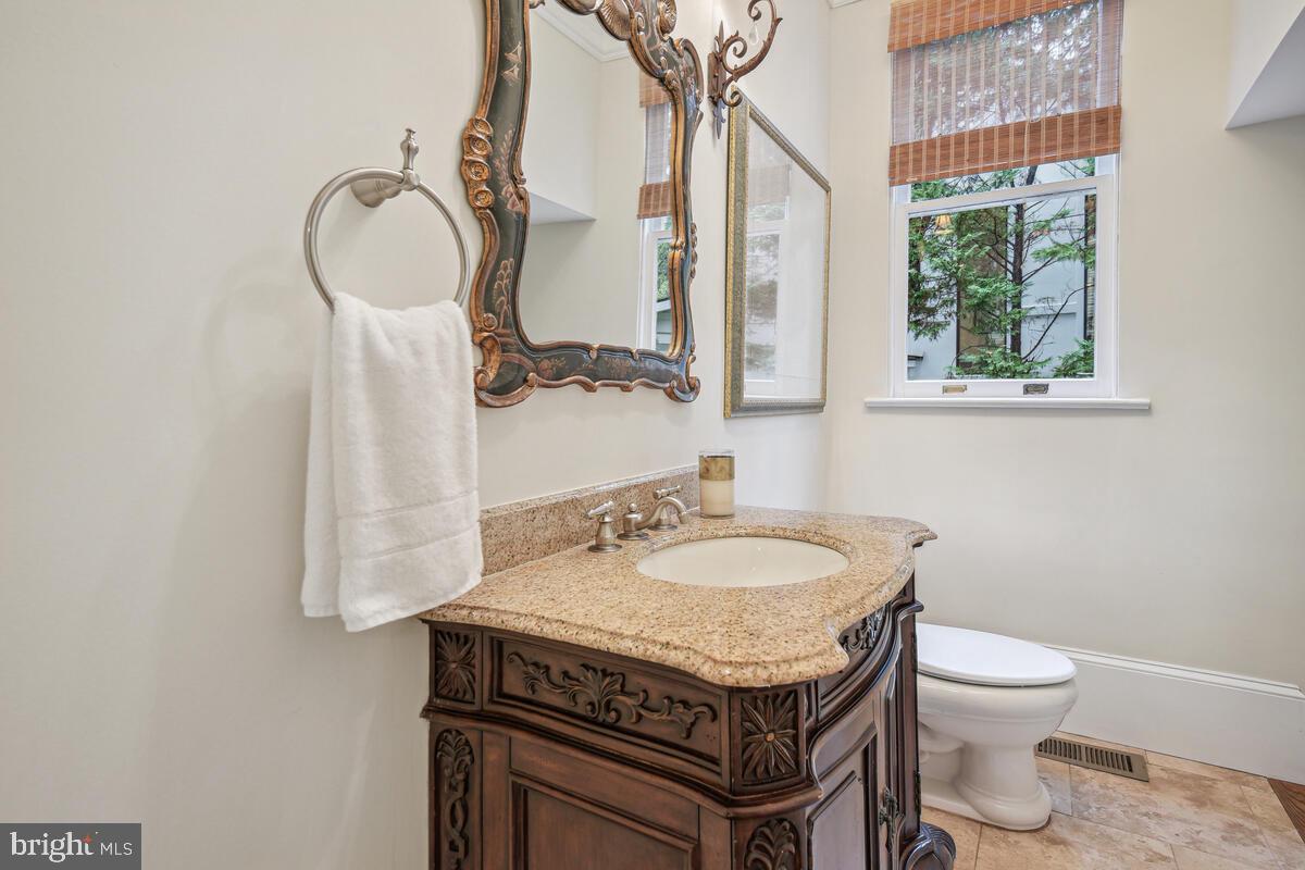 KENILWORTH - Residential