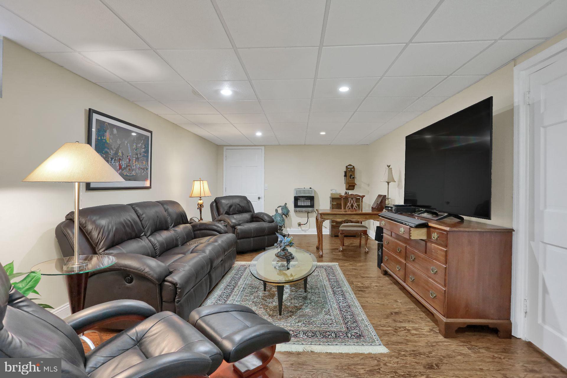 PENNSBORO MANOR - Residential
