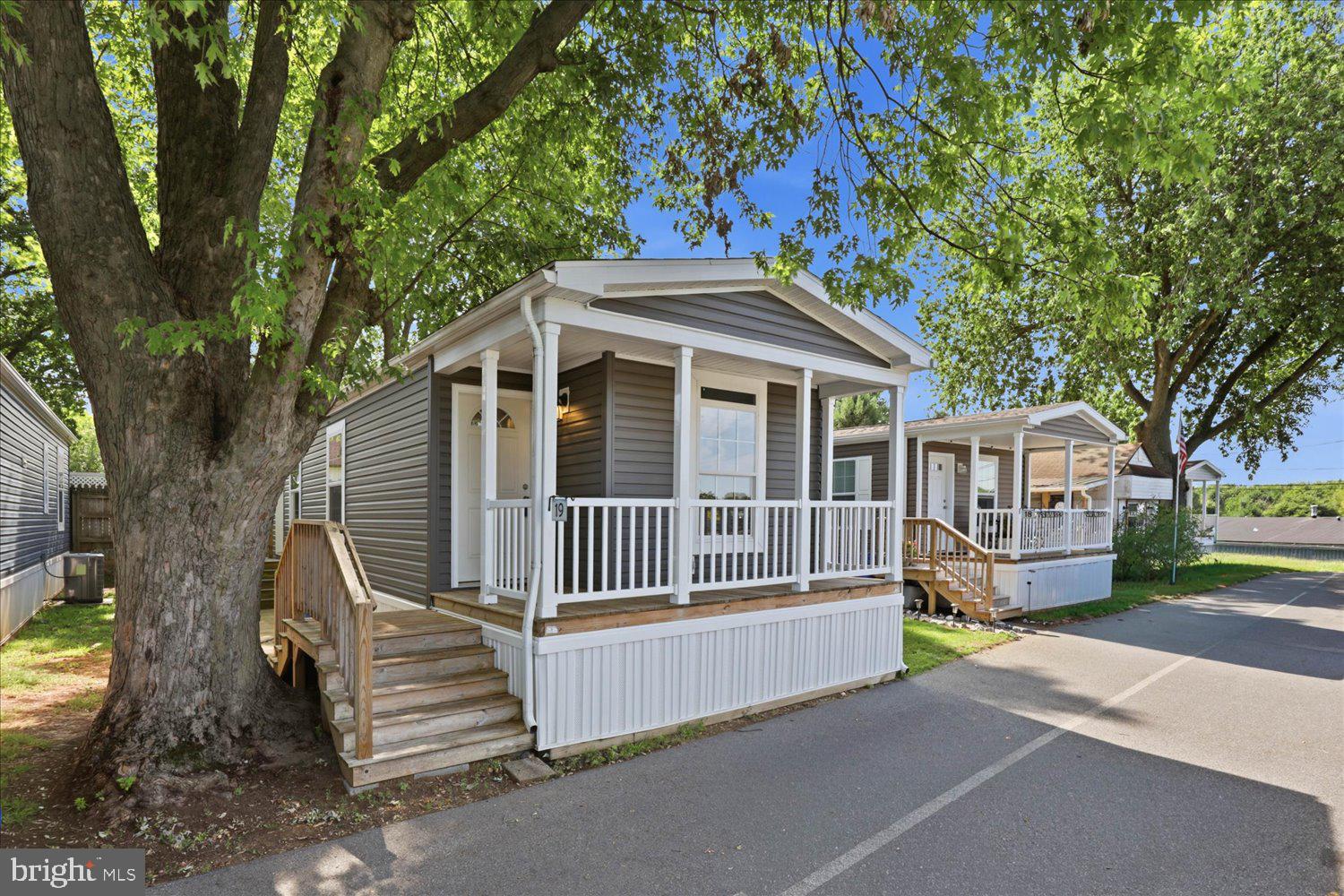 541 FURNACE HILLS PIKE 19