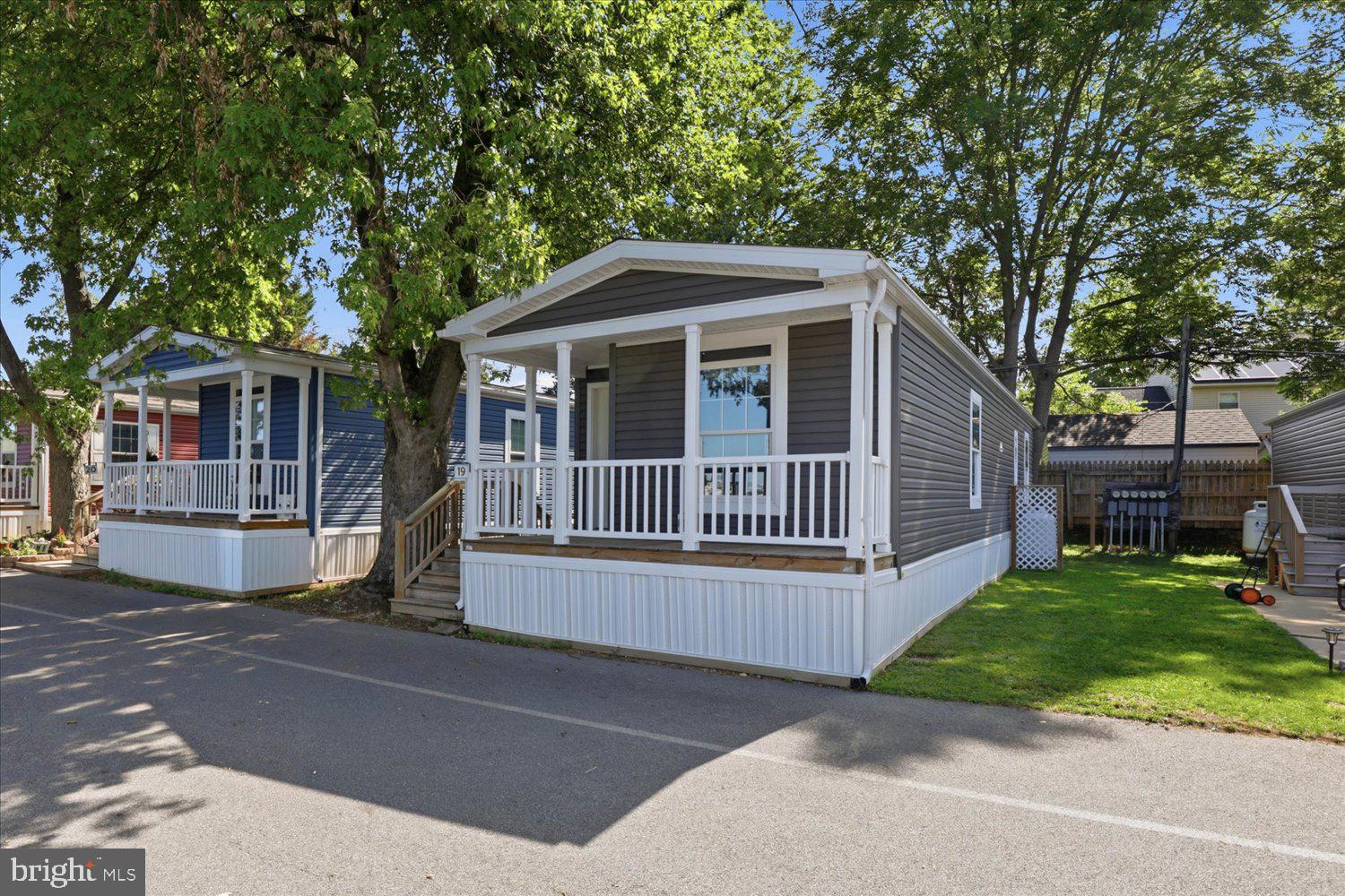 541 FURNACE HILLS PIKE 19