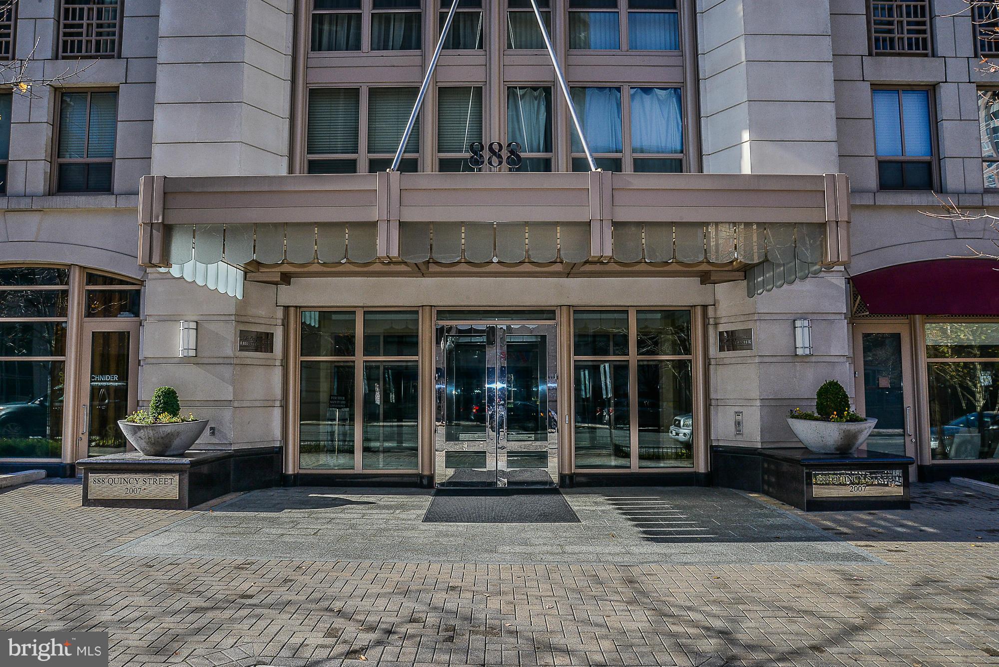 LIBERTY CENTER - Residential Lease