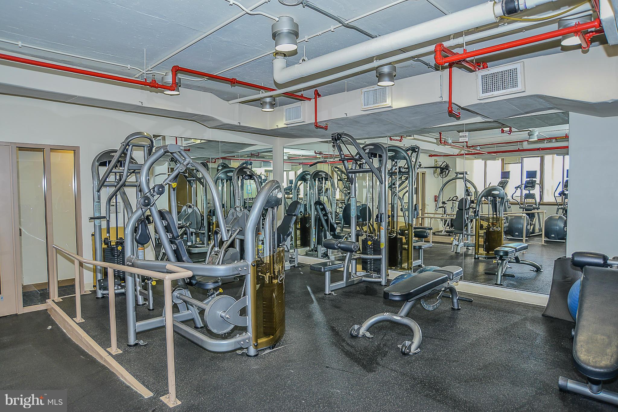 LIBERTY CENTER - Residential Lease