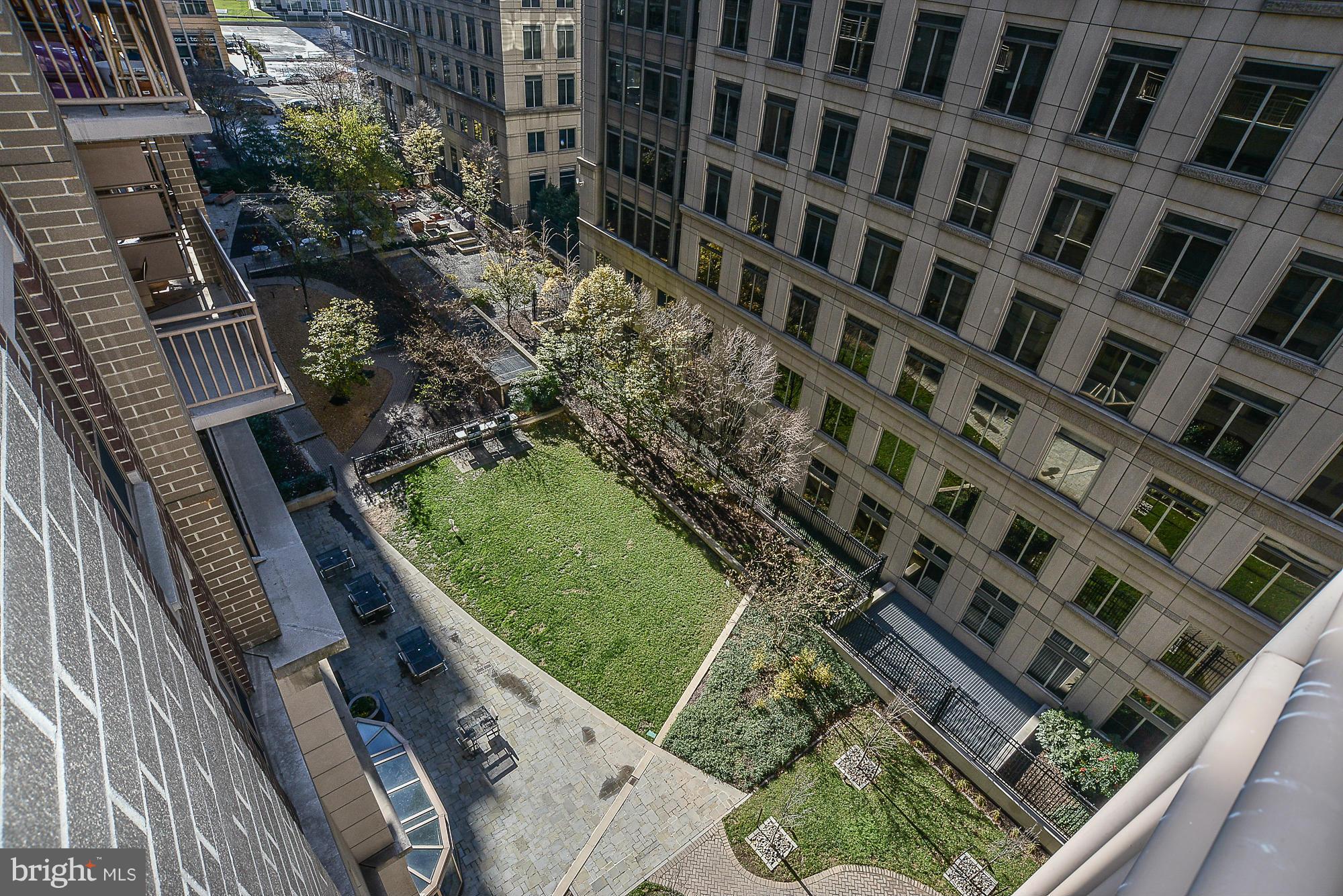 LIBERTY CENTER - Residential Lease