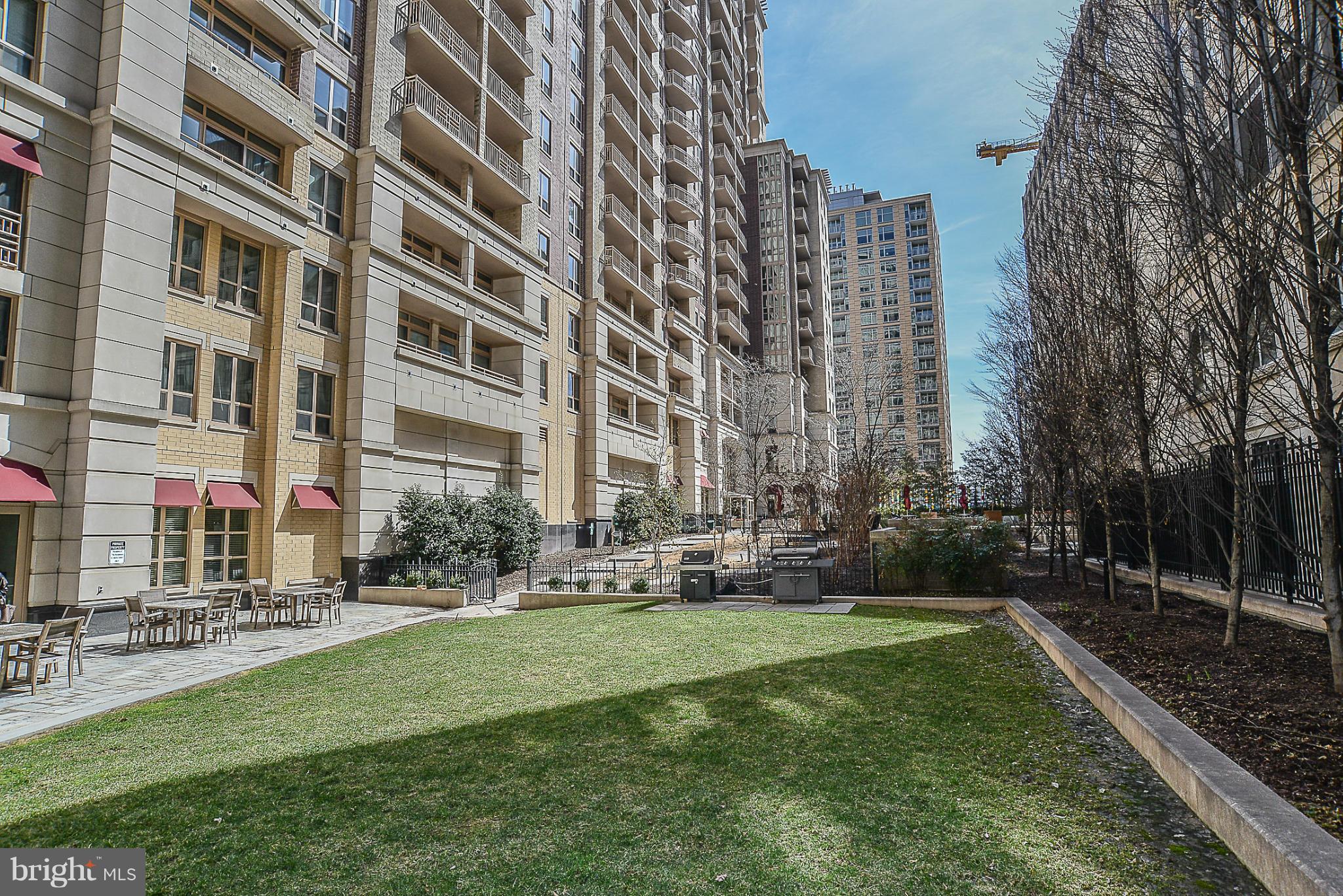 LIBERTY CENTER - Residential Lease