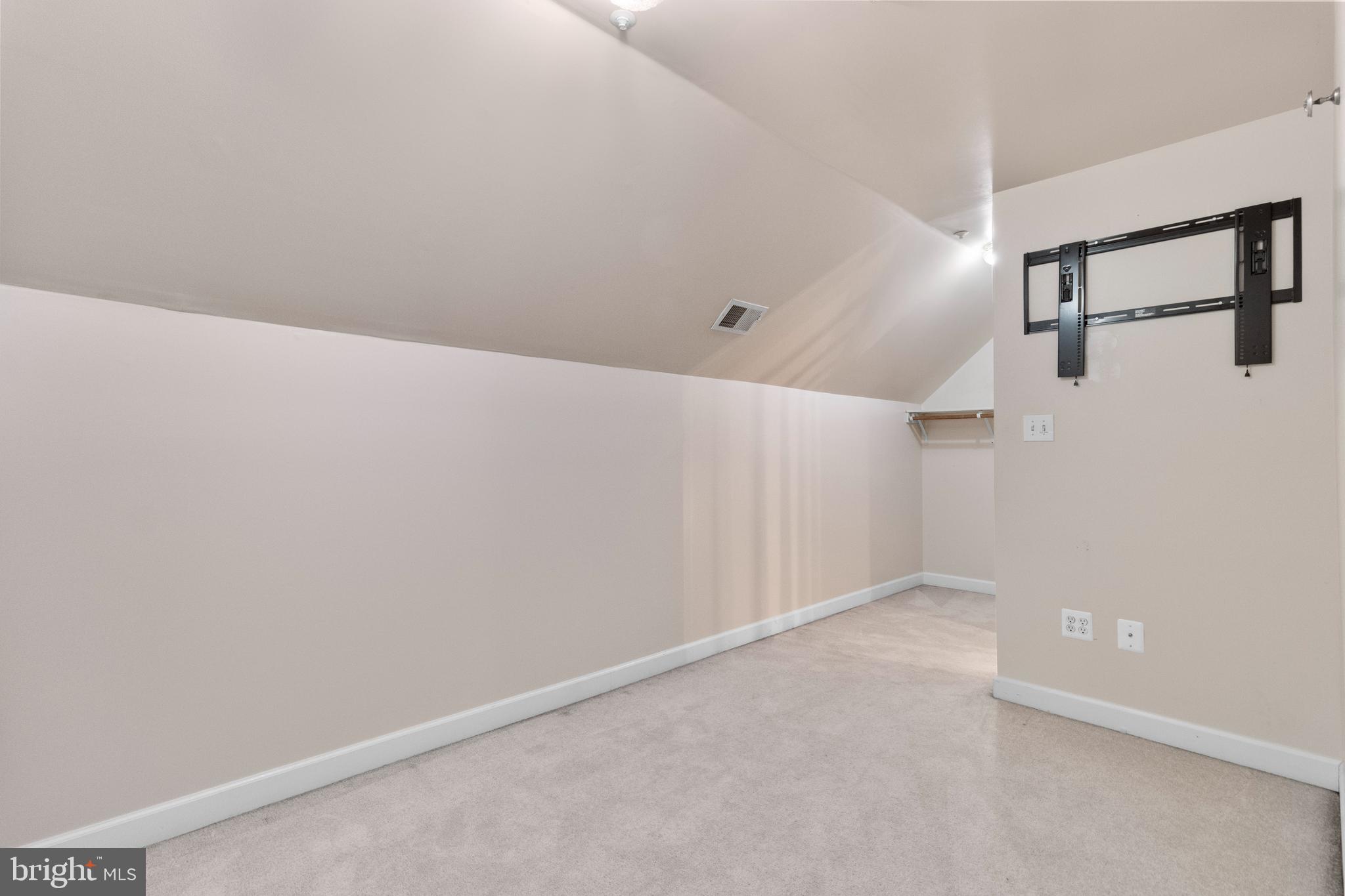 WILLOWS OF POTOMAC - Residential