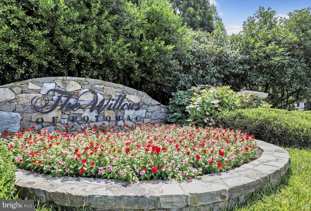 WILLOWS OF POTOMAC - Residential