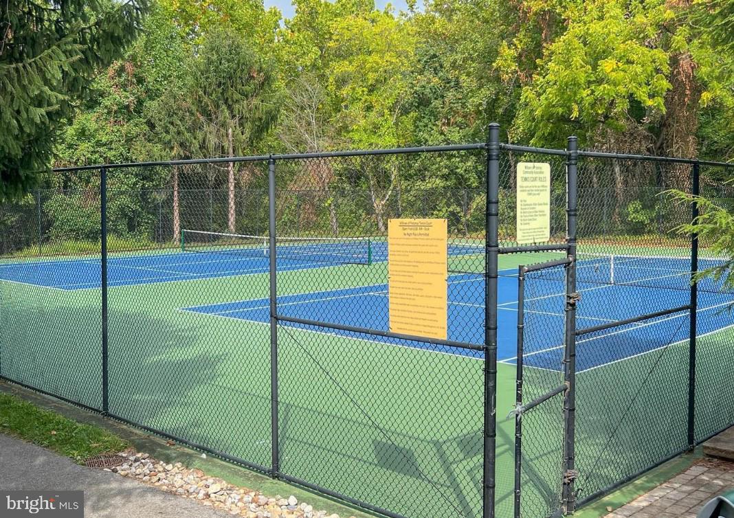 WILLOWS OF POTOMAC - Residential