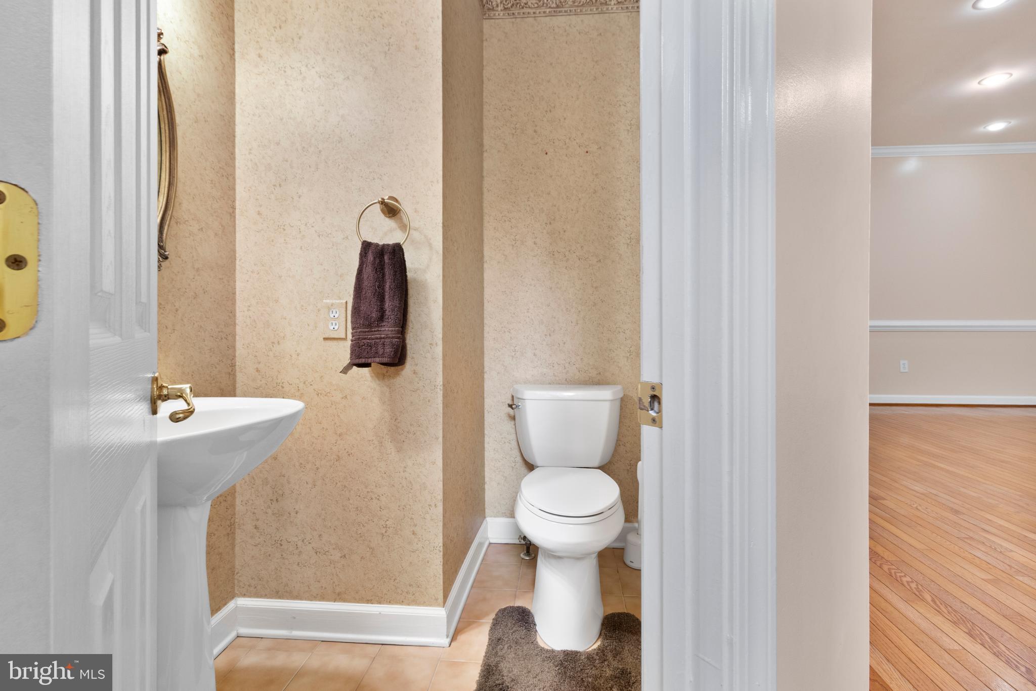 WILLOWS OF POTOMAC - Residential