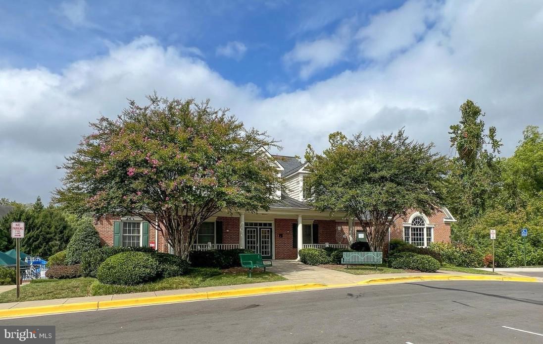 WILLOWS OF POTOMAC - Residential