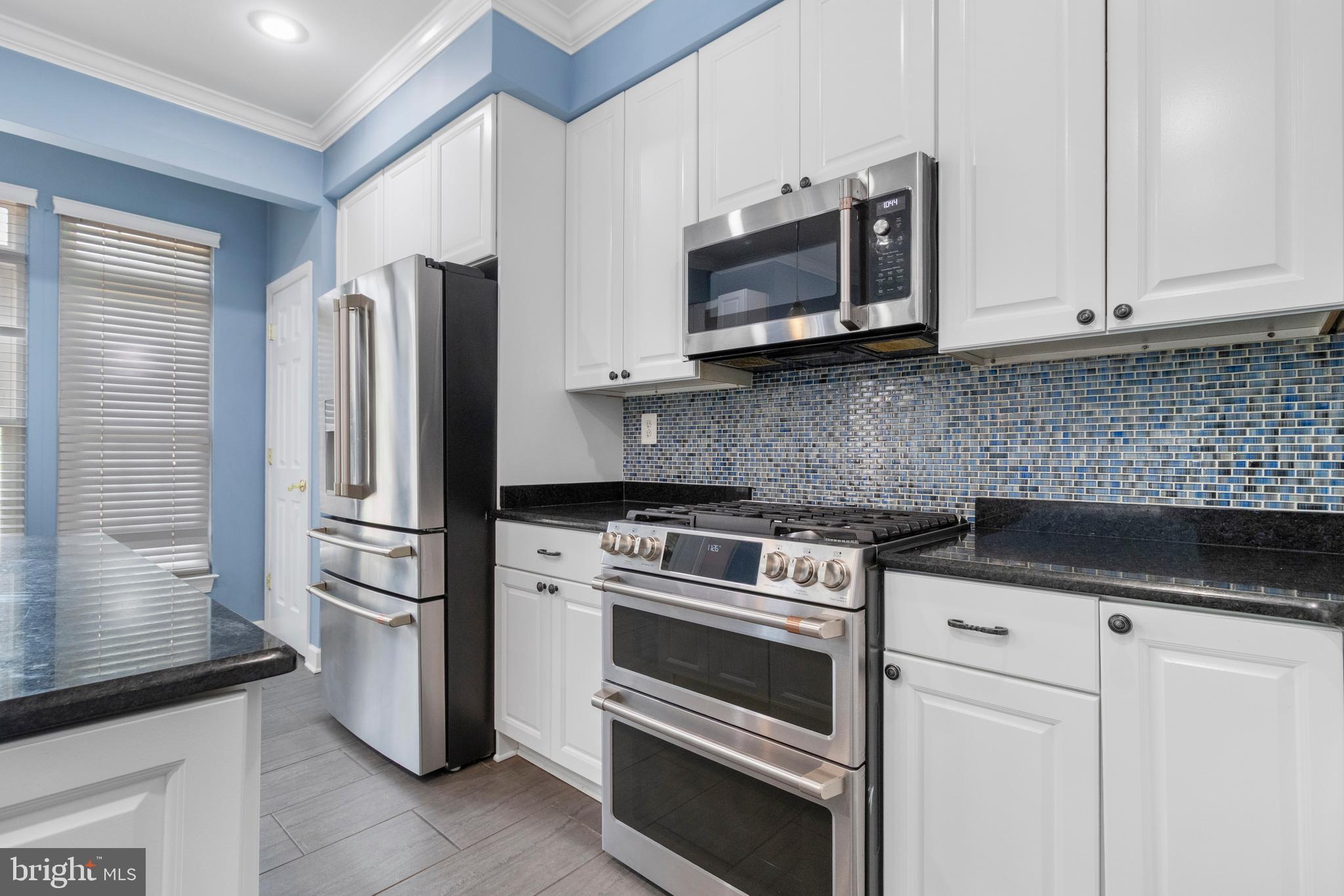 WILLOWS OF POTOMAC - Residential