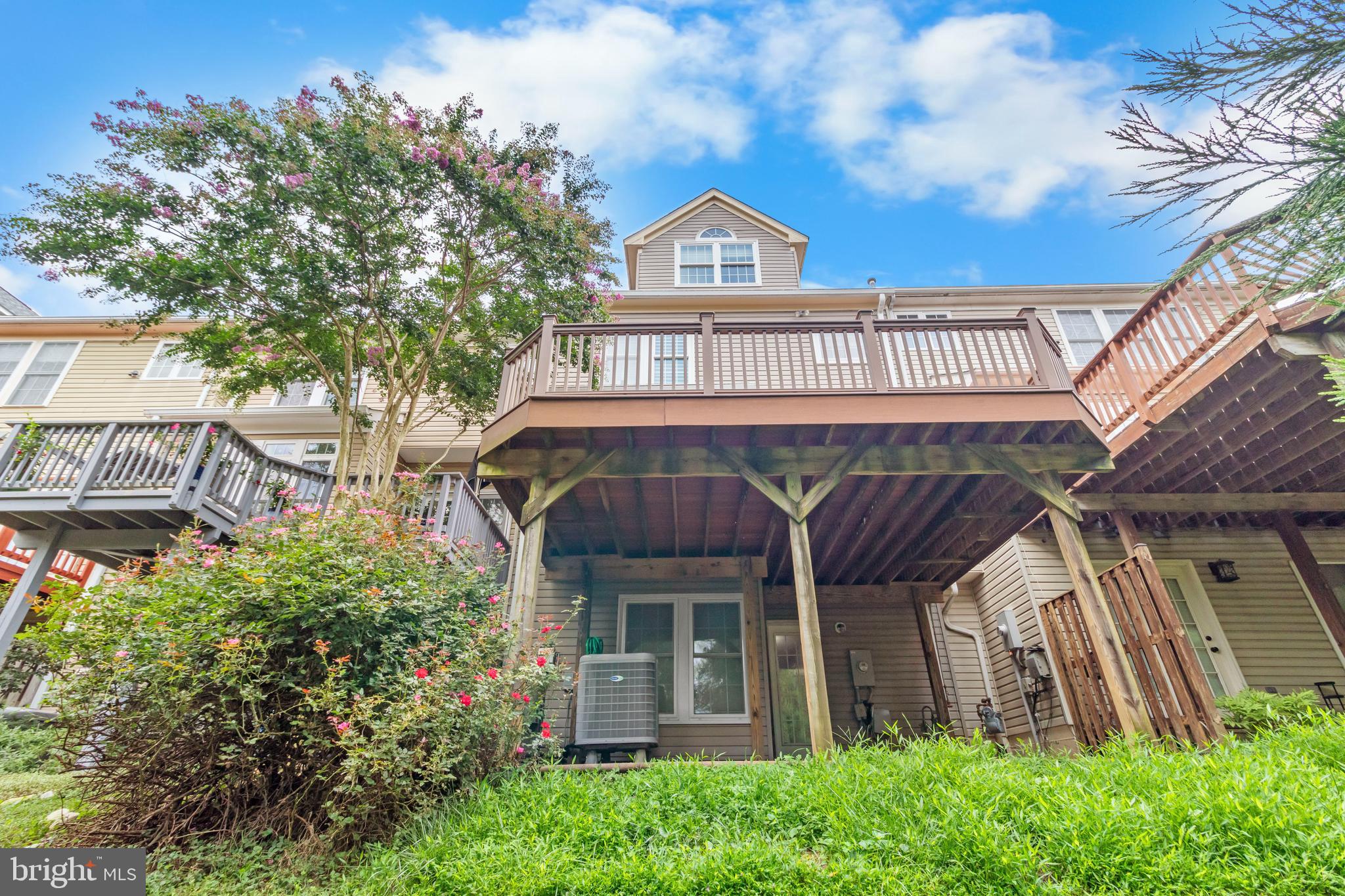 WILLOWS OF POTOMAC - Residential