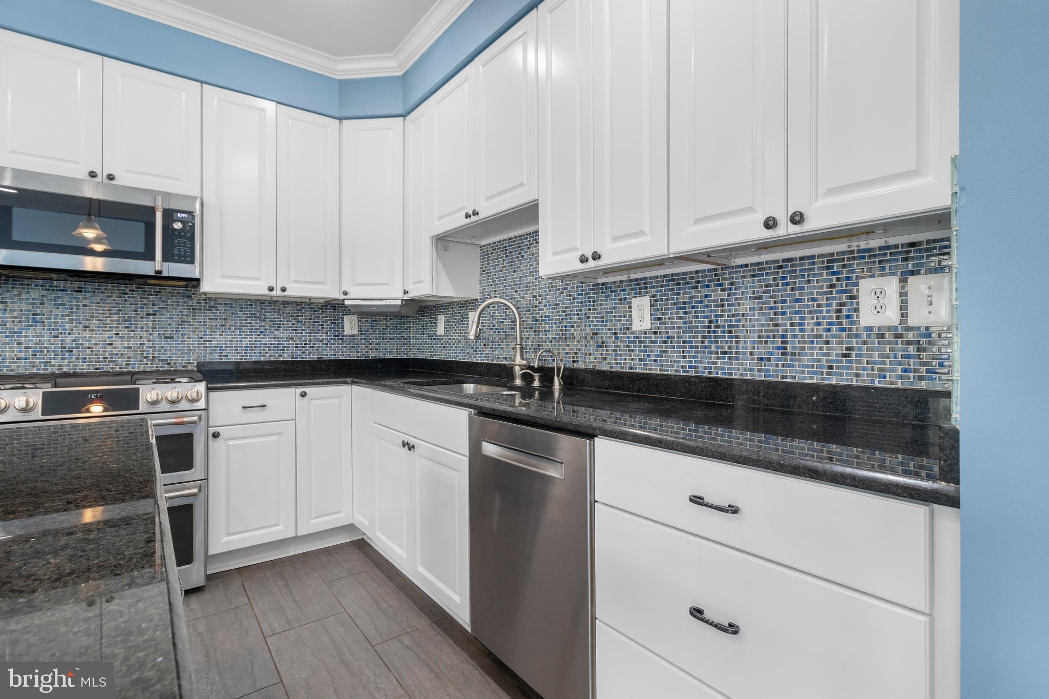 WILLOWS OF POTOMAC - Residential