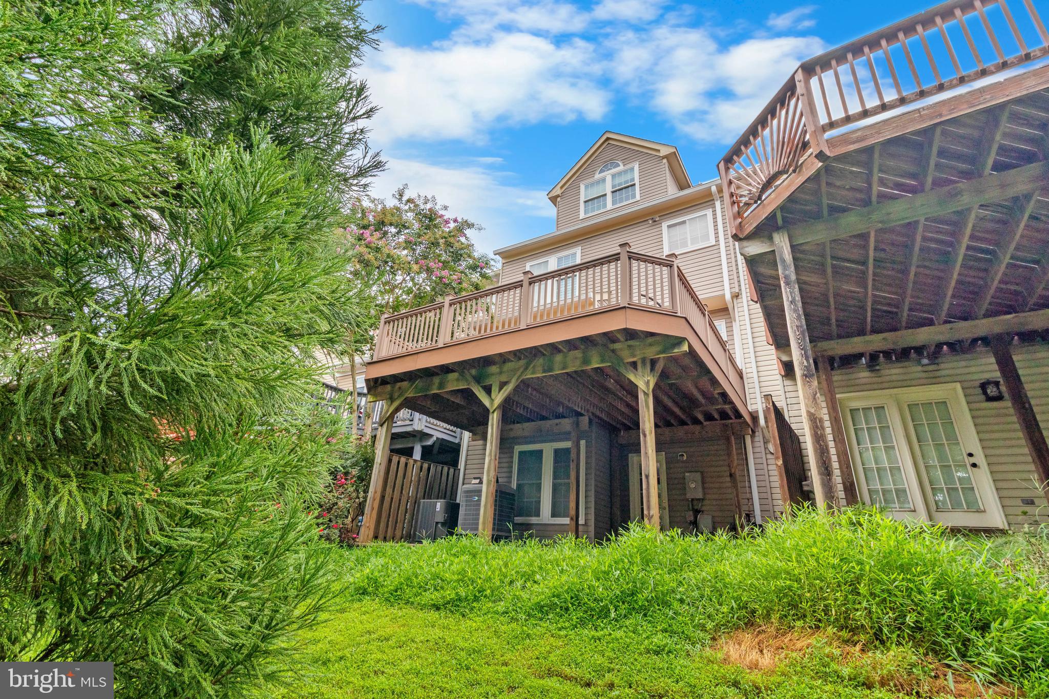 WILLOWS OF POTOMAC - Residential