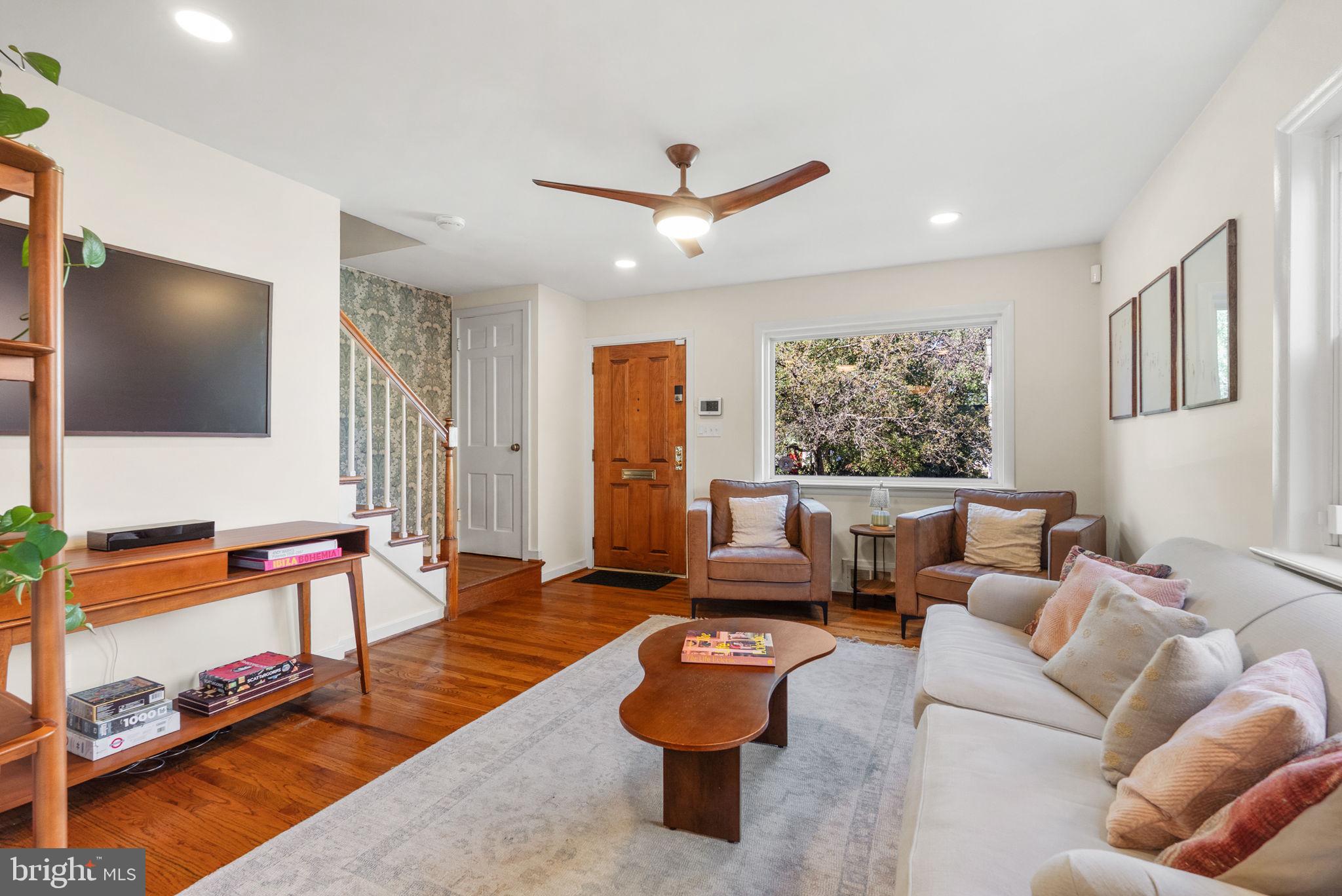 19 E CUSTIS AVENUE A