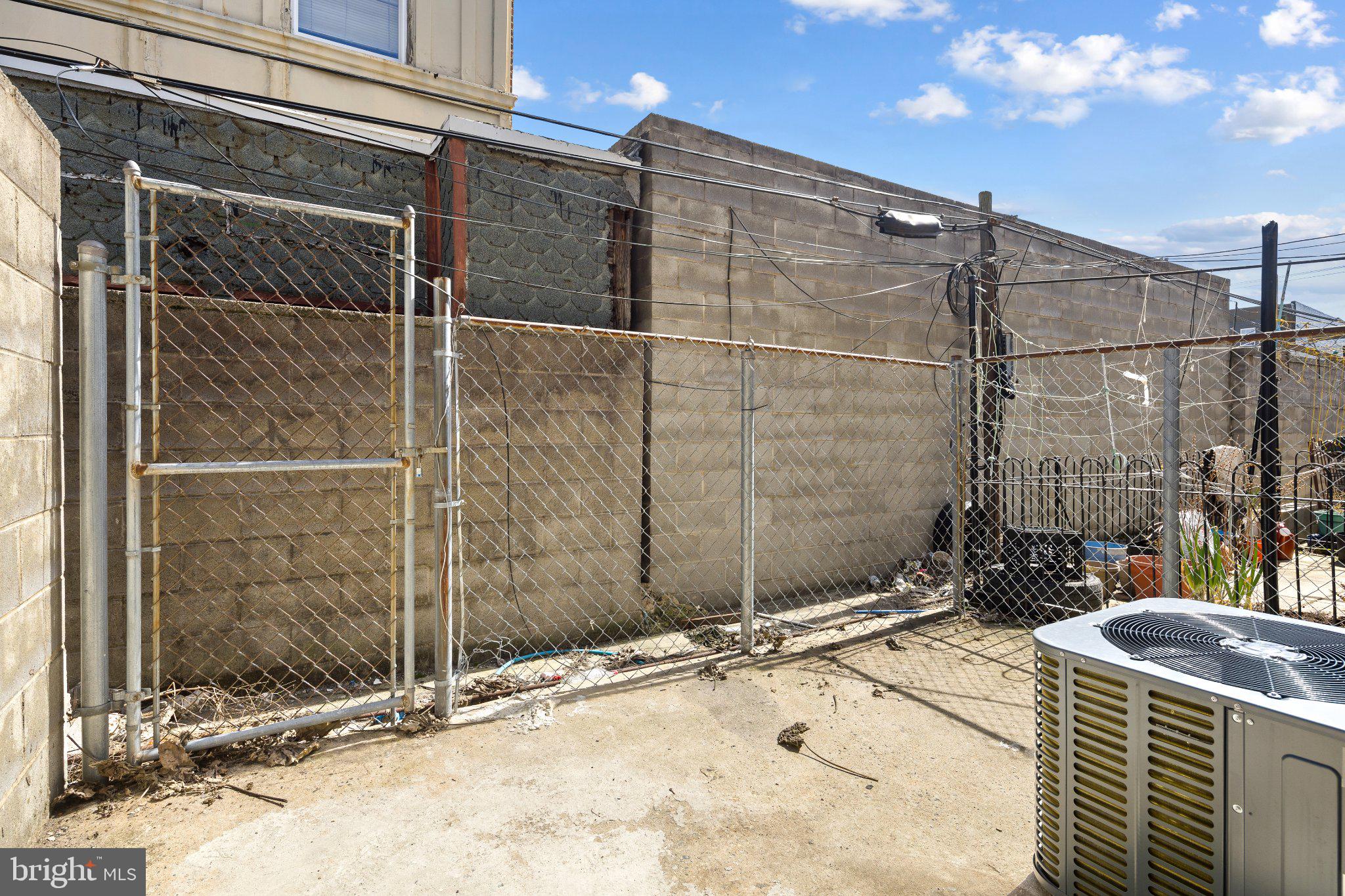 LOWER MOYAMENSING - Residential