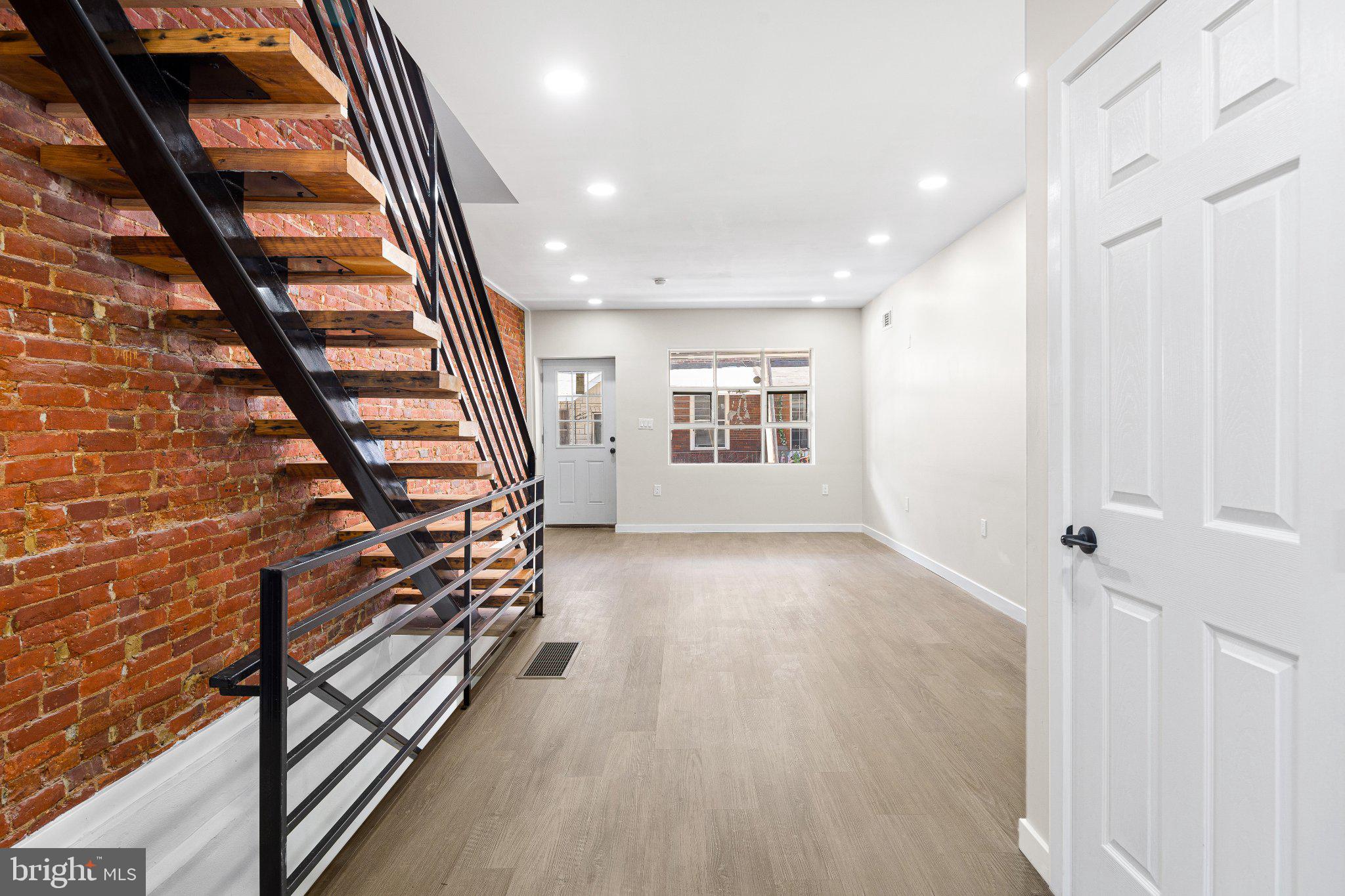 LOWER MOYAMENSING - Residential