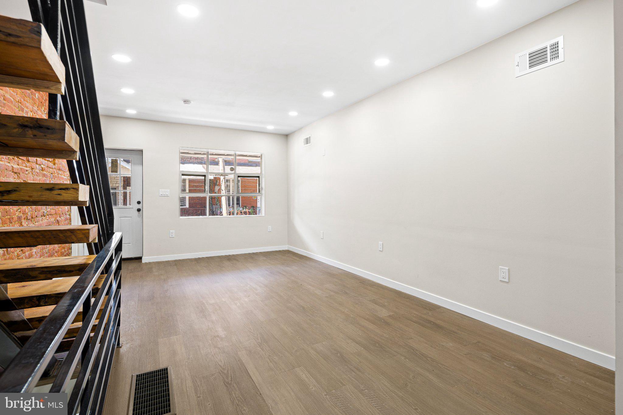 LOWER MOYAMENSING - Residential