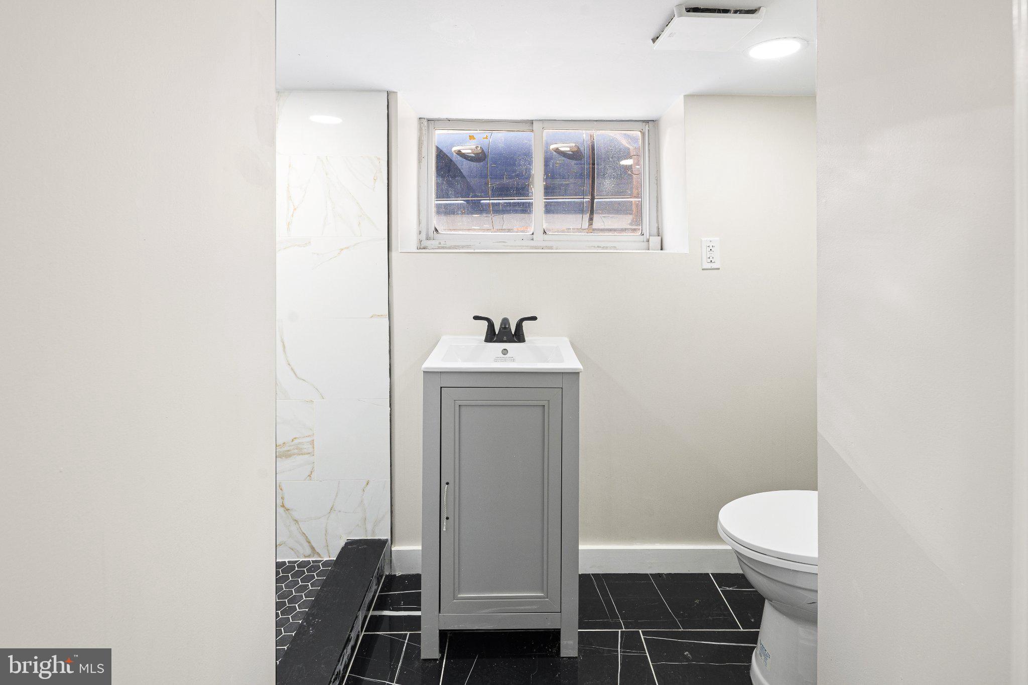 LOWER MOYAMENSING - Residential