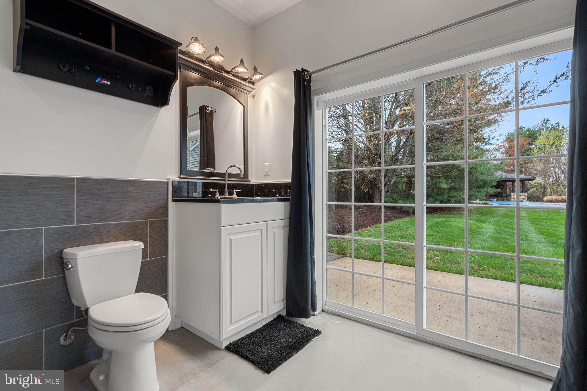 LAWNVALE ESTATES - Residential