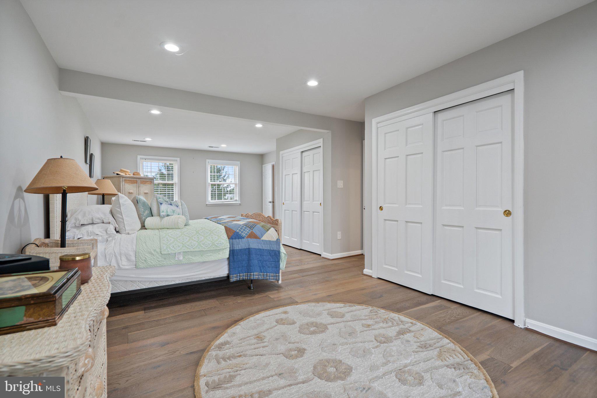 LAWNVALE ESTATES - Residential