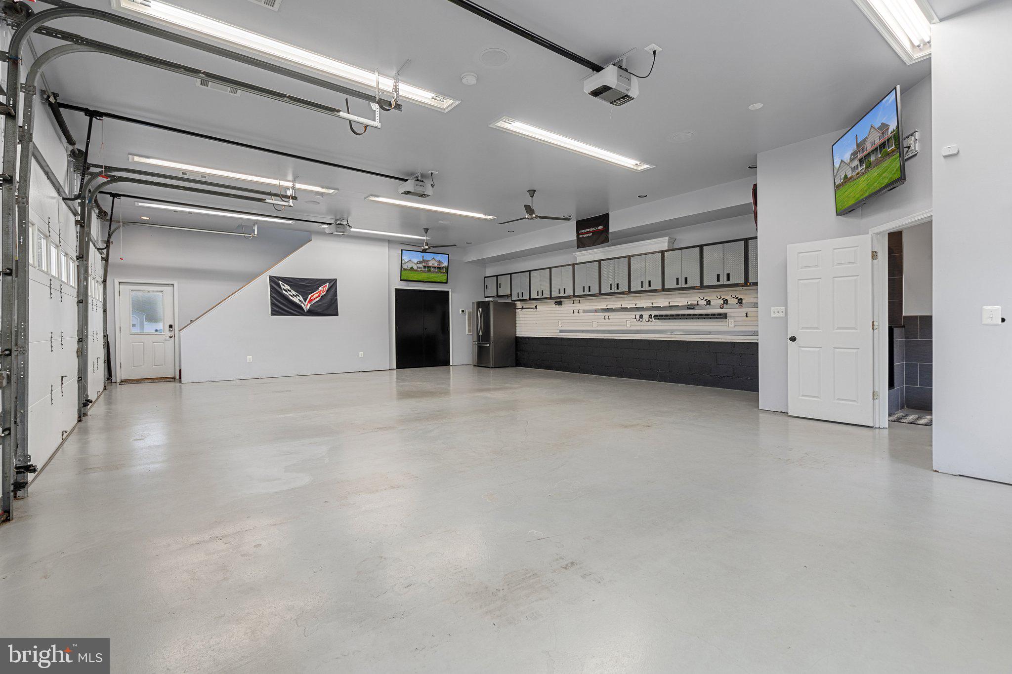 LAWNVALE ESTATES - Residential