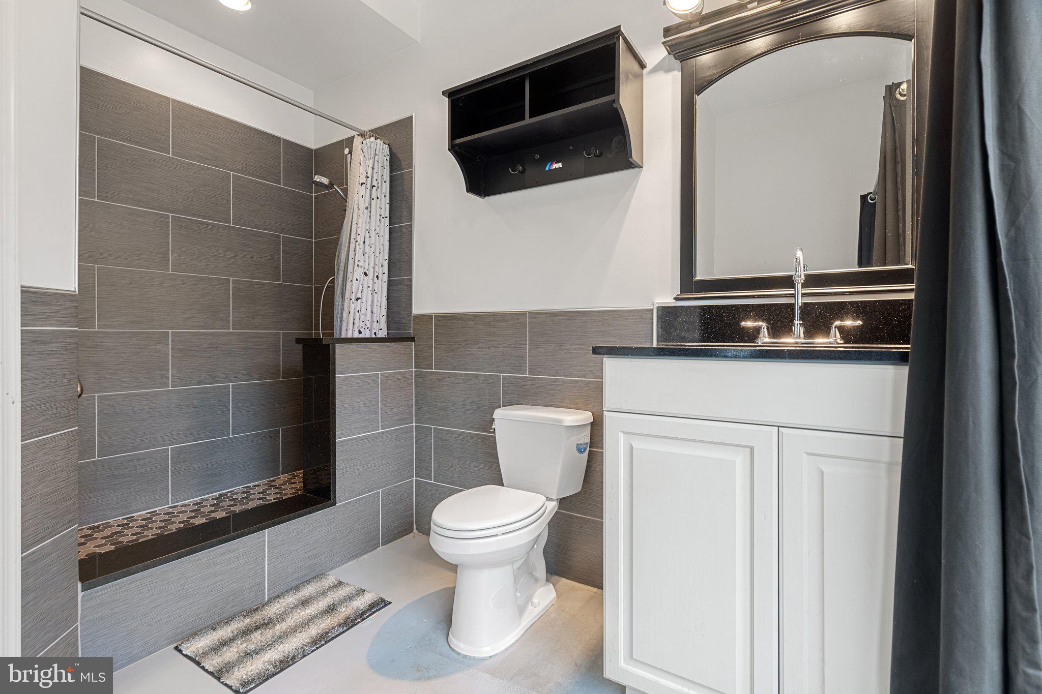 LAWNVALE ESTATES - Residential