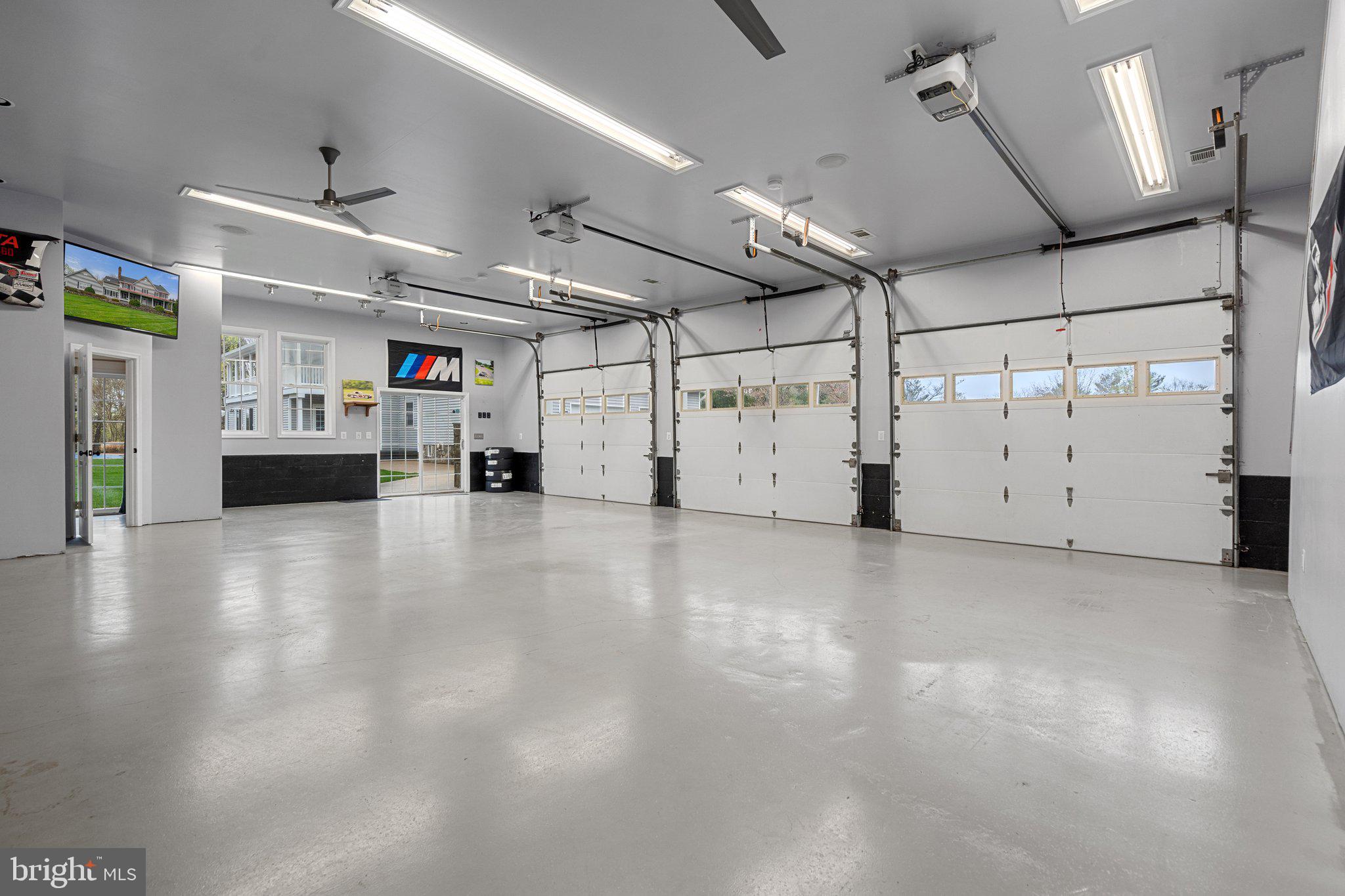 LAWNVALE ESTATES - Residential