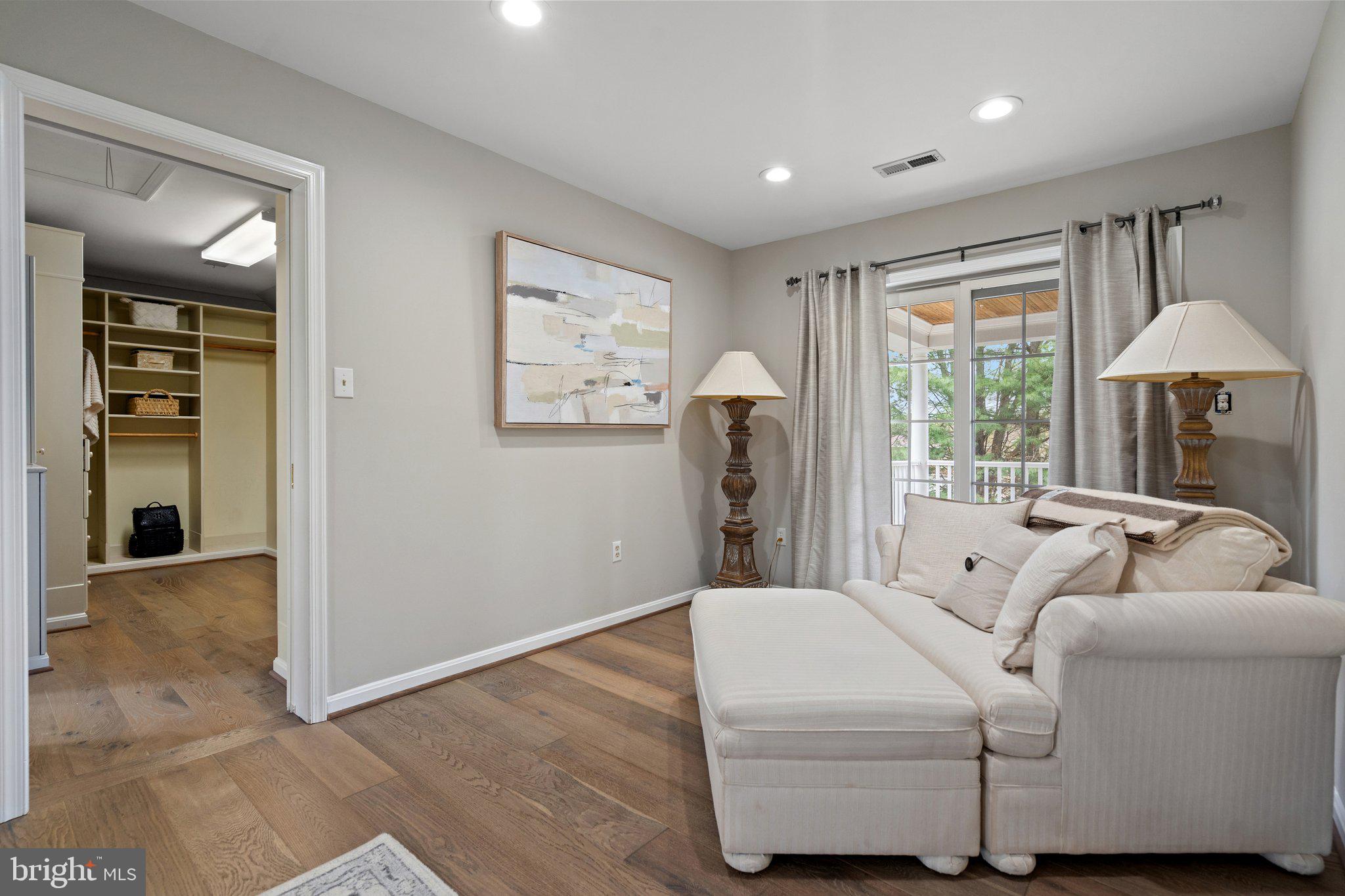 LAWNVALE ESTATES - Residential